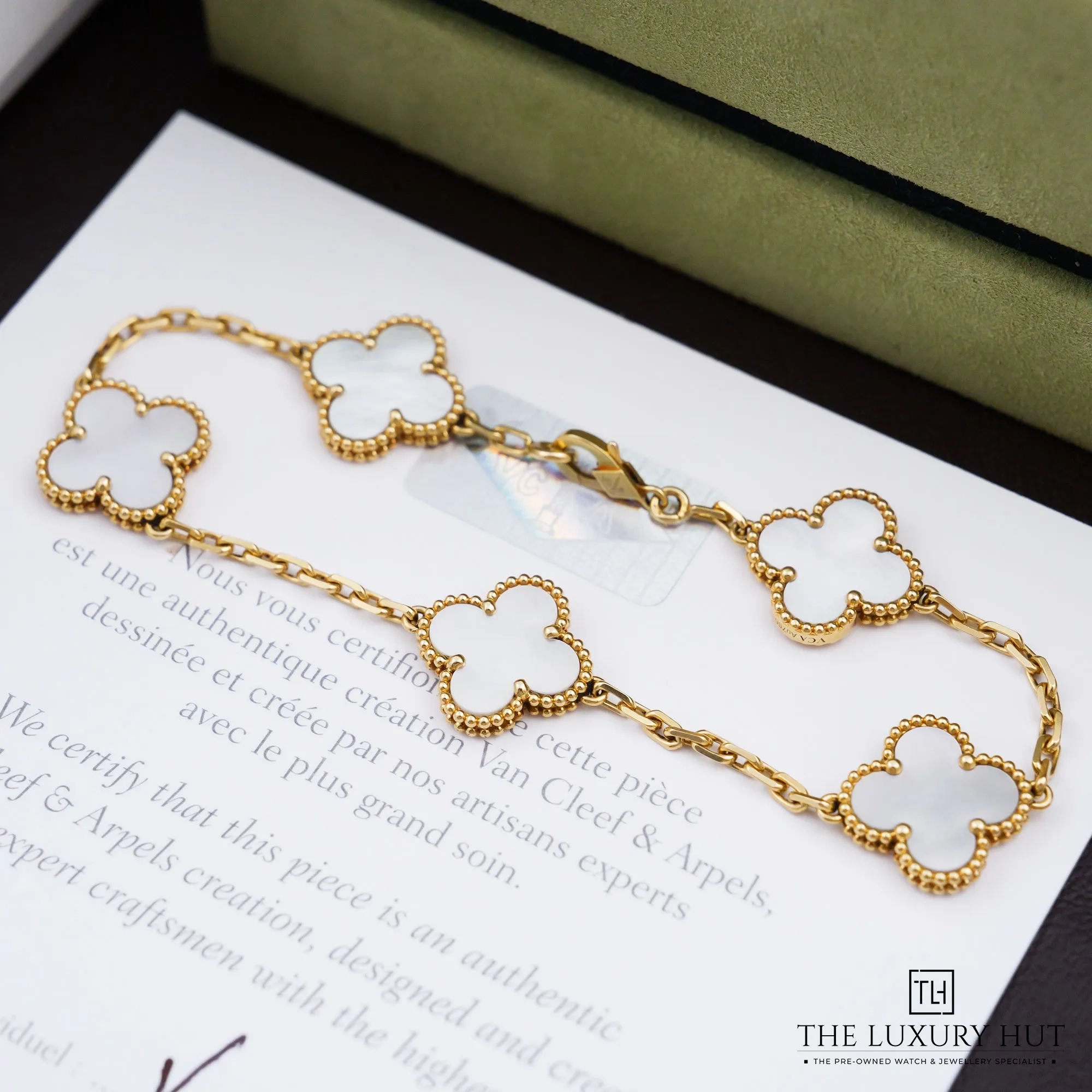 2026/09/0d3e0043-9251-4ef0-b36d-73816876312bVan_Cleef_&_Arpels_Mother-Of-Pearl_Motifs_Bracelet_53406-c.jpg.webp