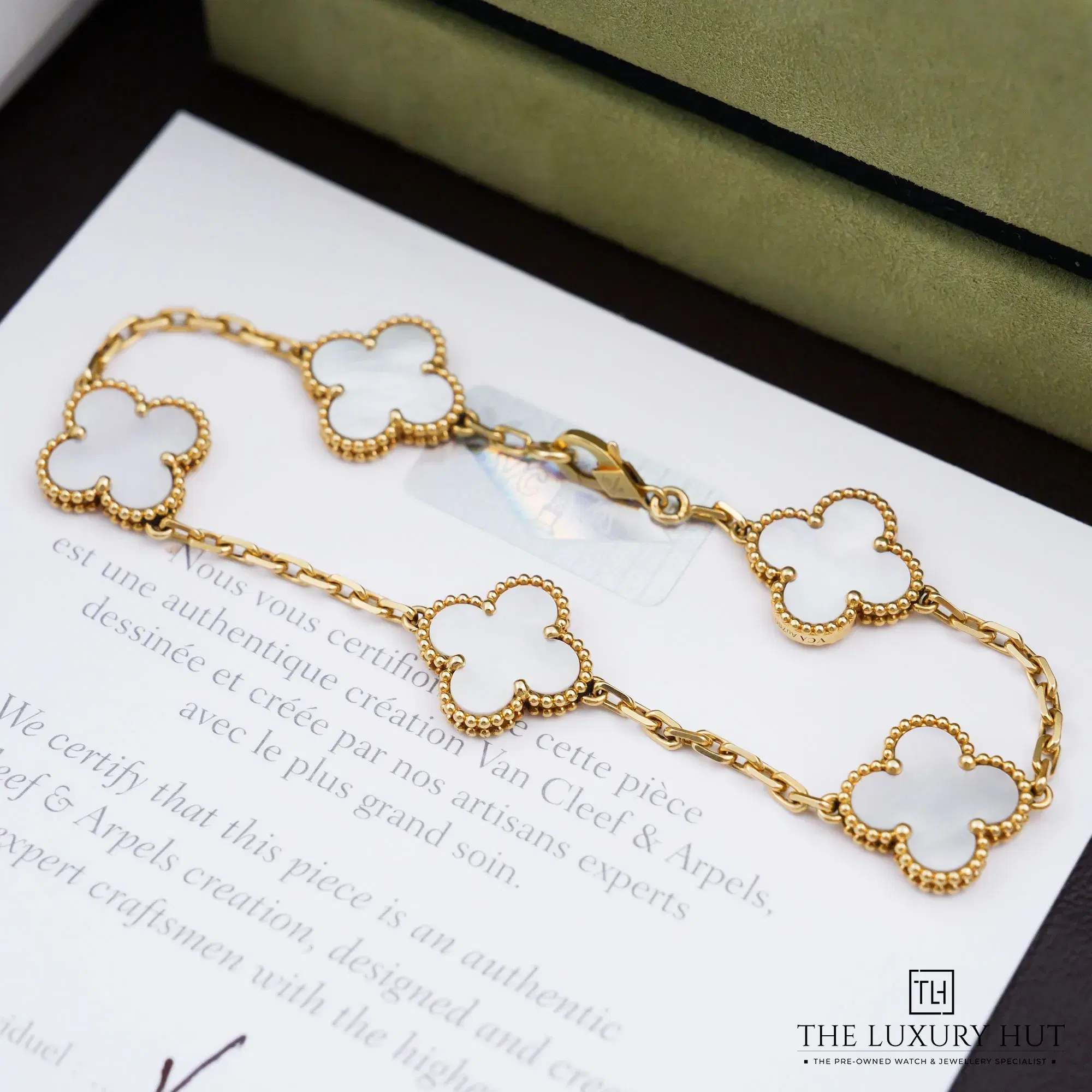 2026/09/0d3e0043-9251-4ef0-b36d-73816876312bVan_Cleef_&_Arpels_Mother-Of-Pearl_Motifs_Bracelet_53406-c.jpg.webp