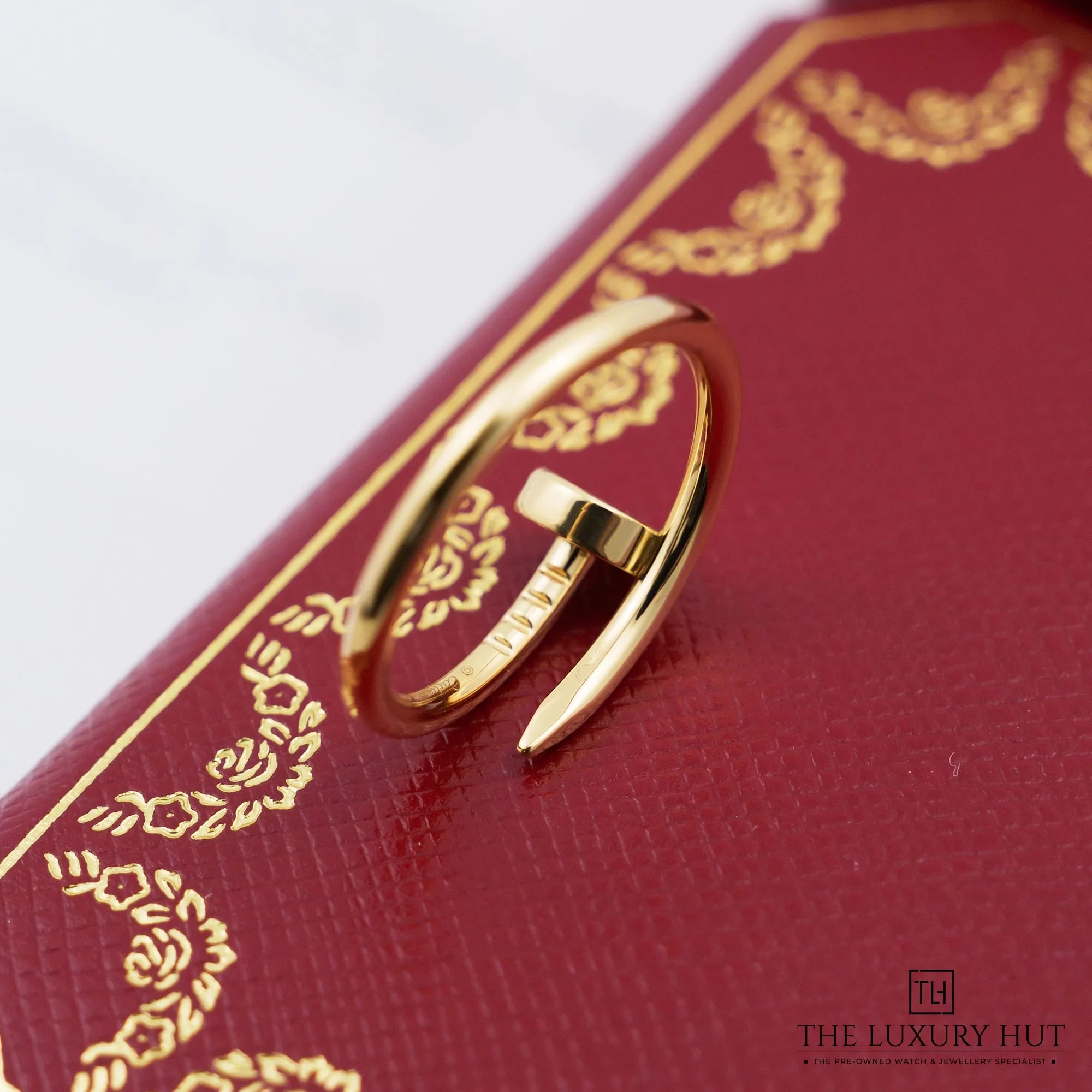 2026/09/30bd2d92-d2b9-42b8-ada3-f38d3801b97dCartier_Yellow_Gold_Juste_Un_Clou_Ring_53304-d.jpg.webp