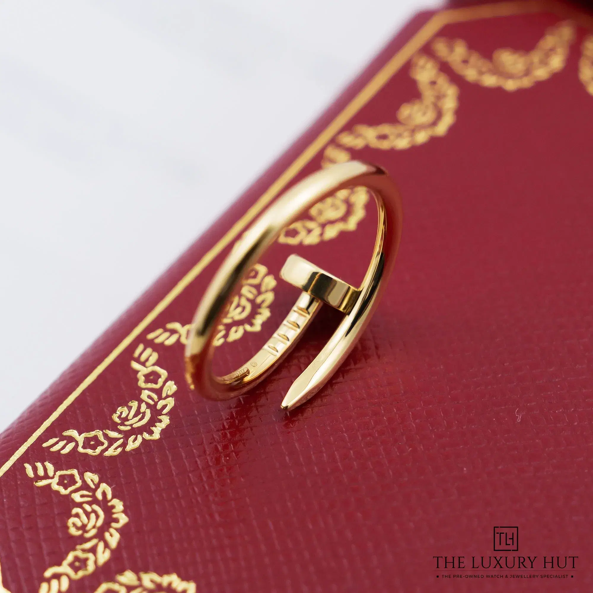 2026/09/30bd2d92-d2b9-42b8-ada3-f38d3801b97dCartier_Yellow_Gold_Juste_Un_Clou_Ring_53304-d.jpg.webp