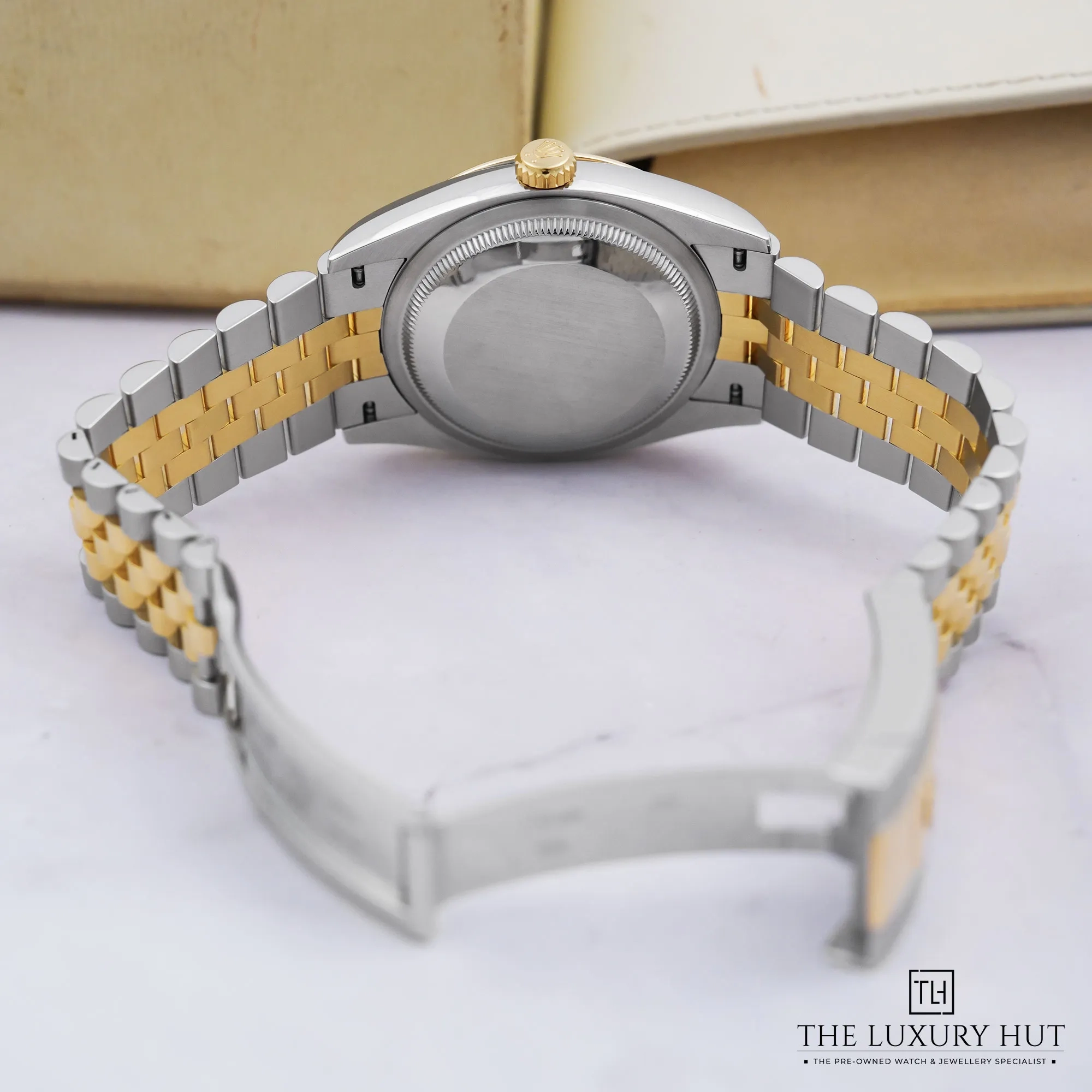2026/09/48c27f04-08b6-42ab-9096-2e7037c41aa3Rolex_Datejust_36_Champagne_Palm_Motif_53292-d.jpg.webp