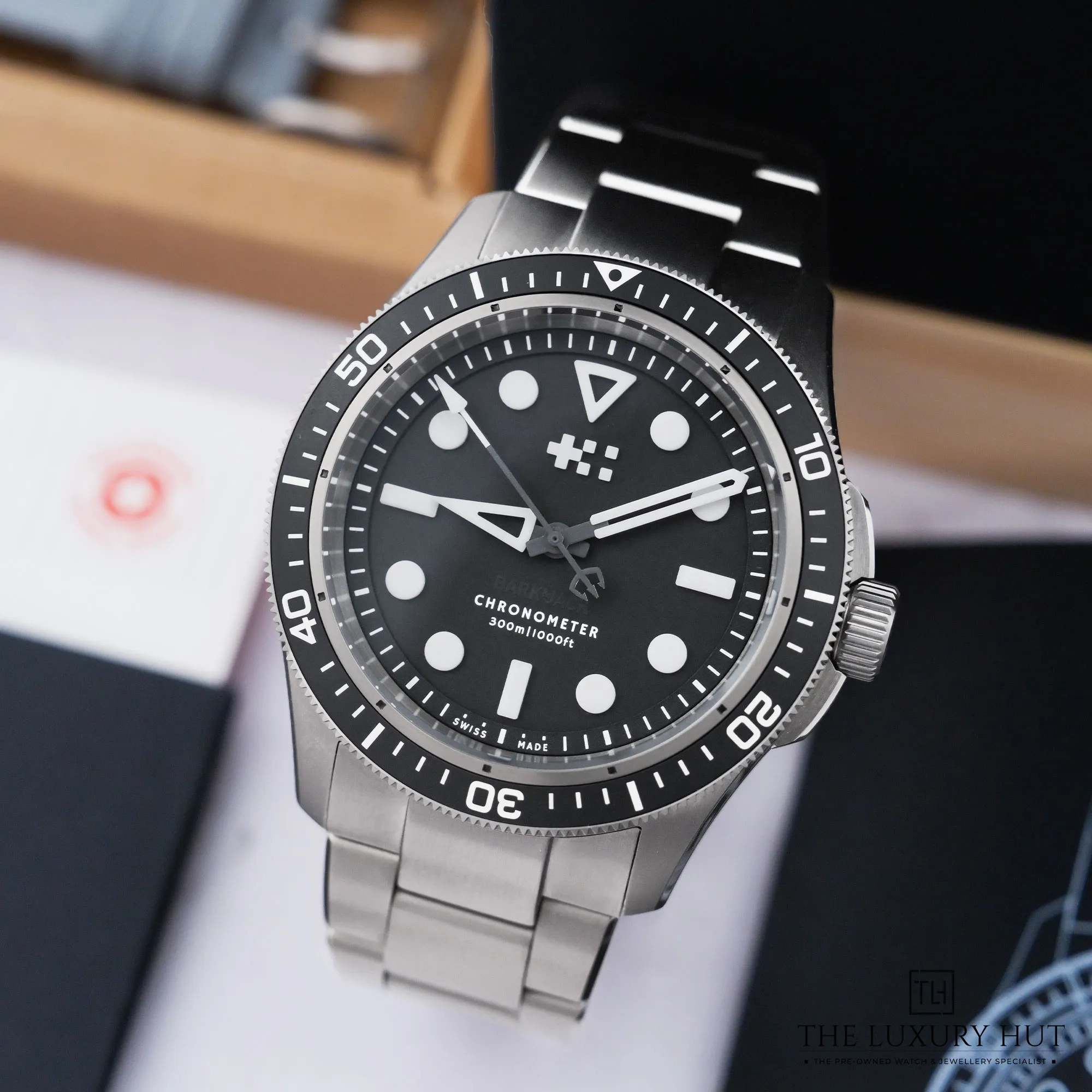 2026/09/55794de4-1295-4ec2-b07b-55b4b998e958Chrisopher_Ward_Titanium_Matte_Black_53469-b.jpg.webp