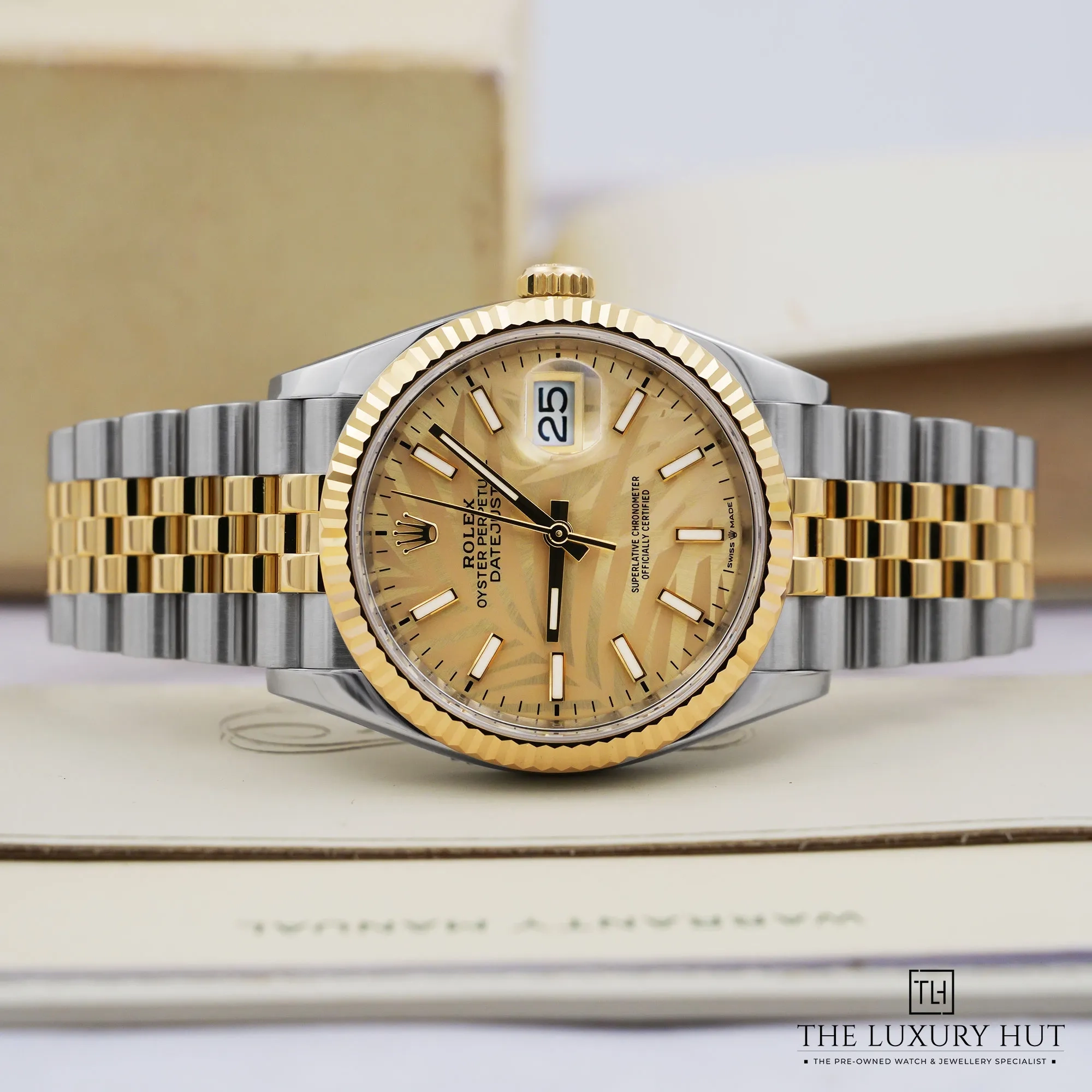 2026/09/64e8f03b-33ac-49fa-ad07-9bbc9b117f71Rolex_Datejust_36_Champagne_Palm_Motif_53292-c.jpg.webp