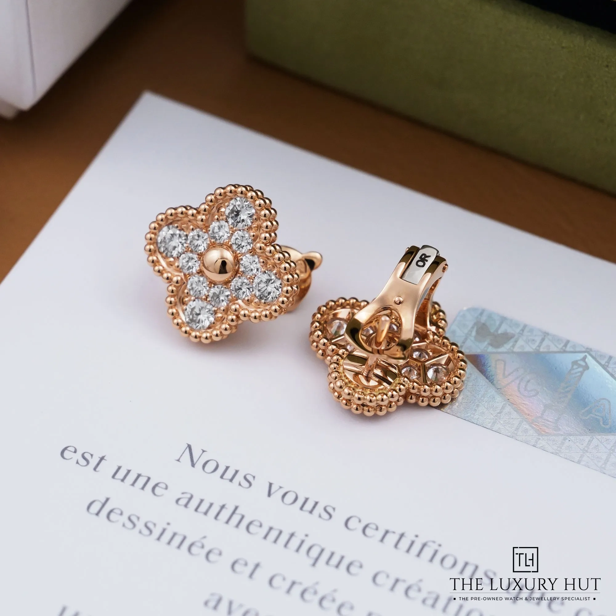 2026/09/7afec8da-0257-420a-8757-3a3e1a623072Van_Cleef_&_Arpels_Rose_Gold_Diamond_Earrings__53391-b.jpg.webp