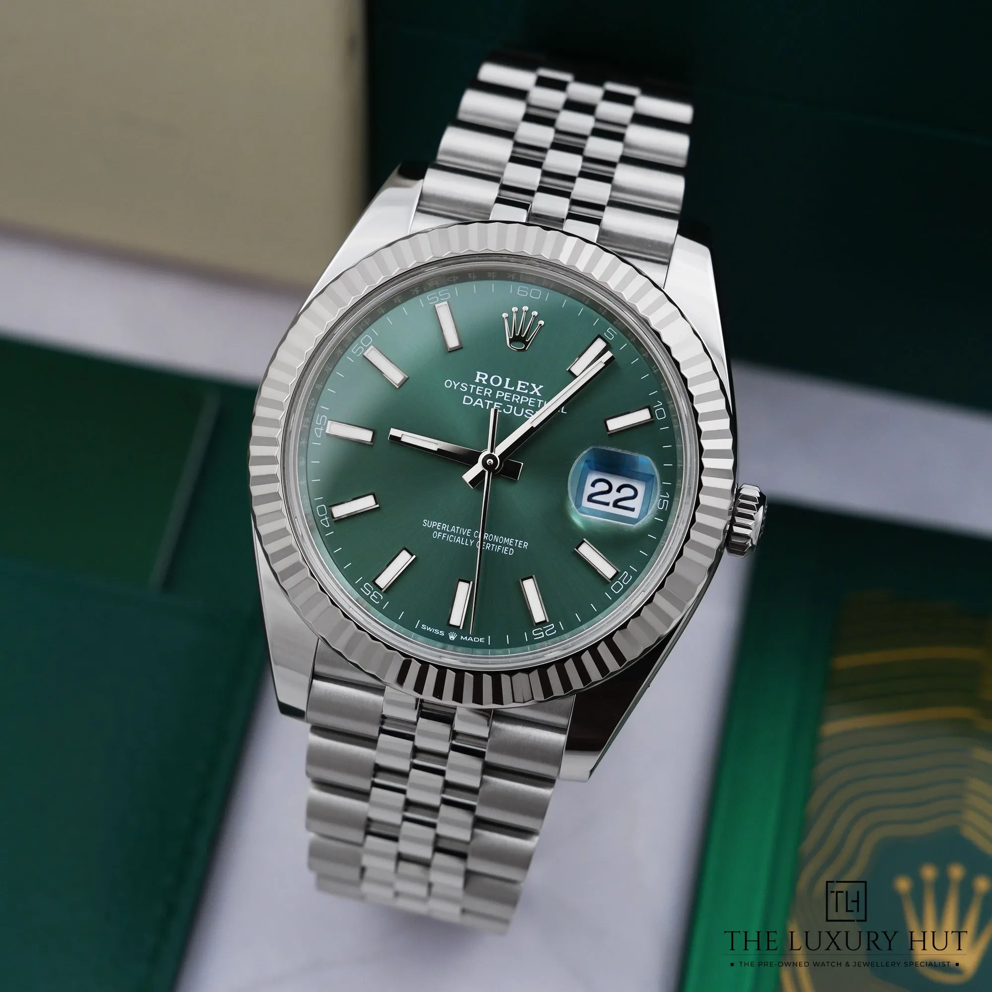 2026/09/7fd5e4dd-353b-4223-aeb5-99b3e8f7c59cRolex_Datejust_41_Steel_White_Gold_Mint_Green_LB1001-b.jpg.webp