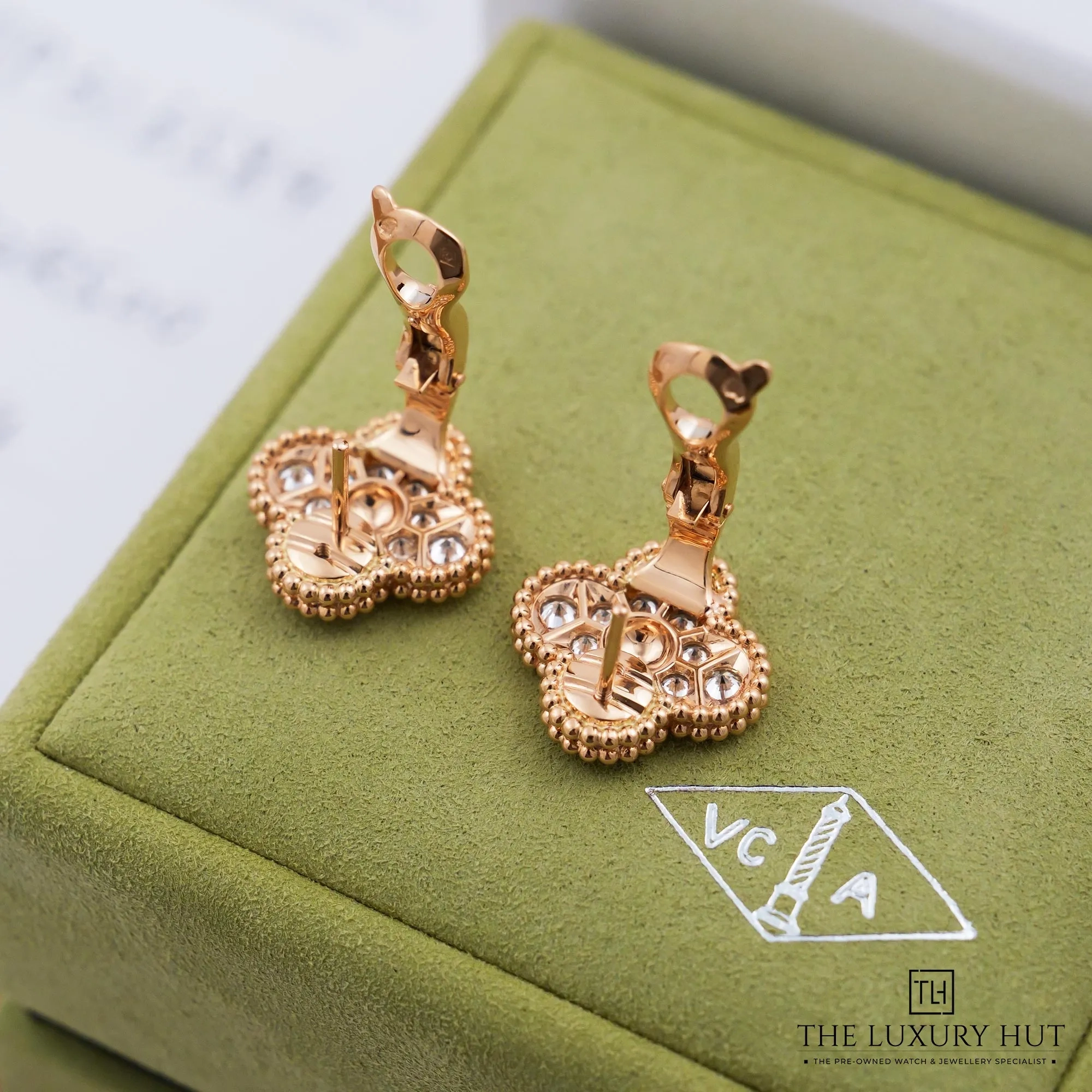 2026/09/84d428f2-5df2-47d1-af61-3641e35c88ecVan_Cleef_&_Arpels_Rose_Gold_Diamond_Earrings__53391-c.jpg.webp