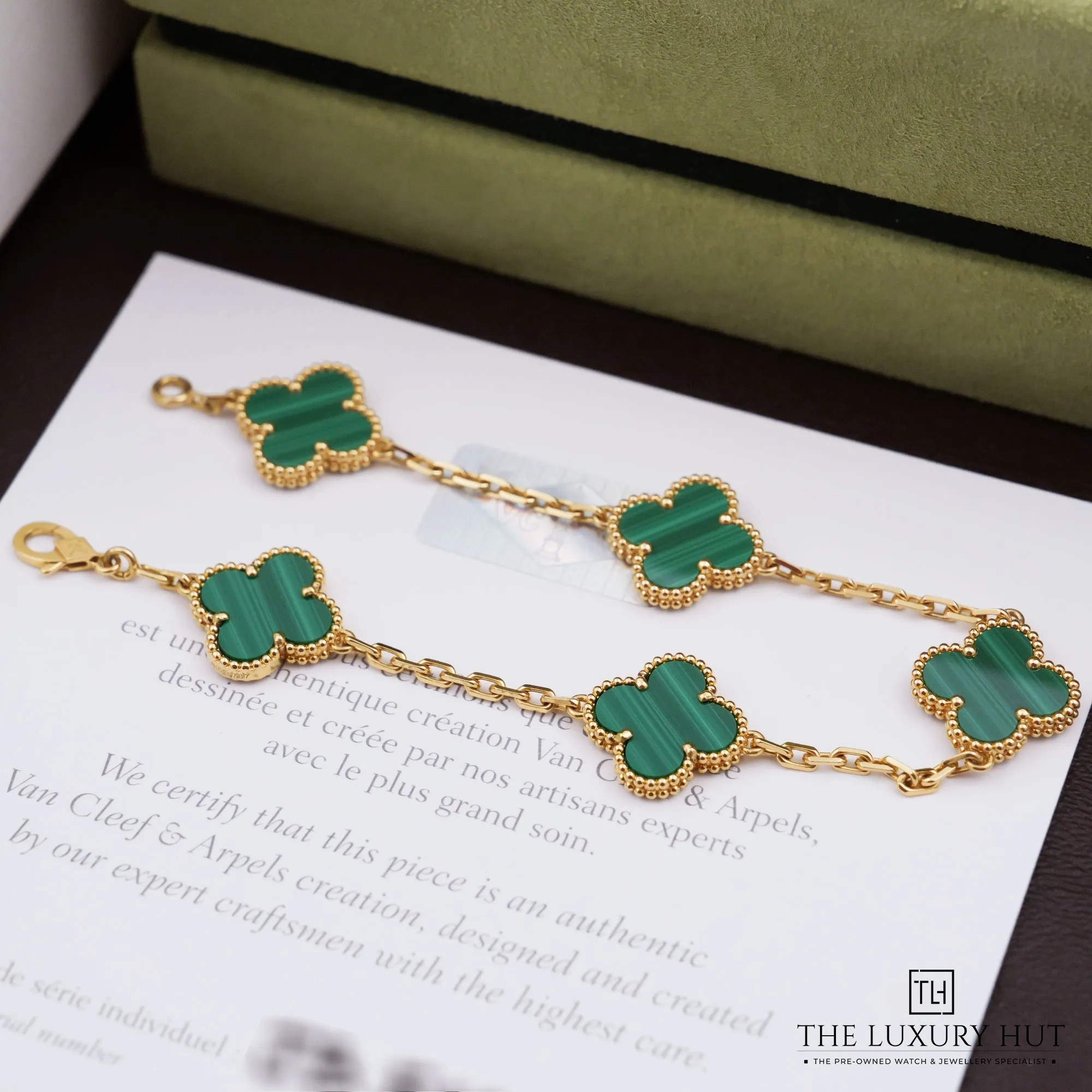 2026/09/8ea36f88-5ea5-44a5-89f3-13198e6295faVan_Cleef_Arpels_Yellow_Gold_Malachite_Motifs_Bracelet_53351-c.jpg.webp