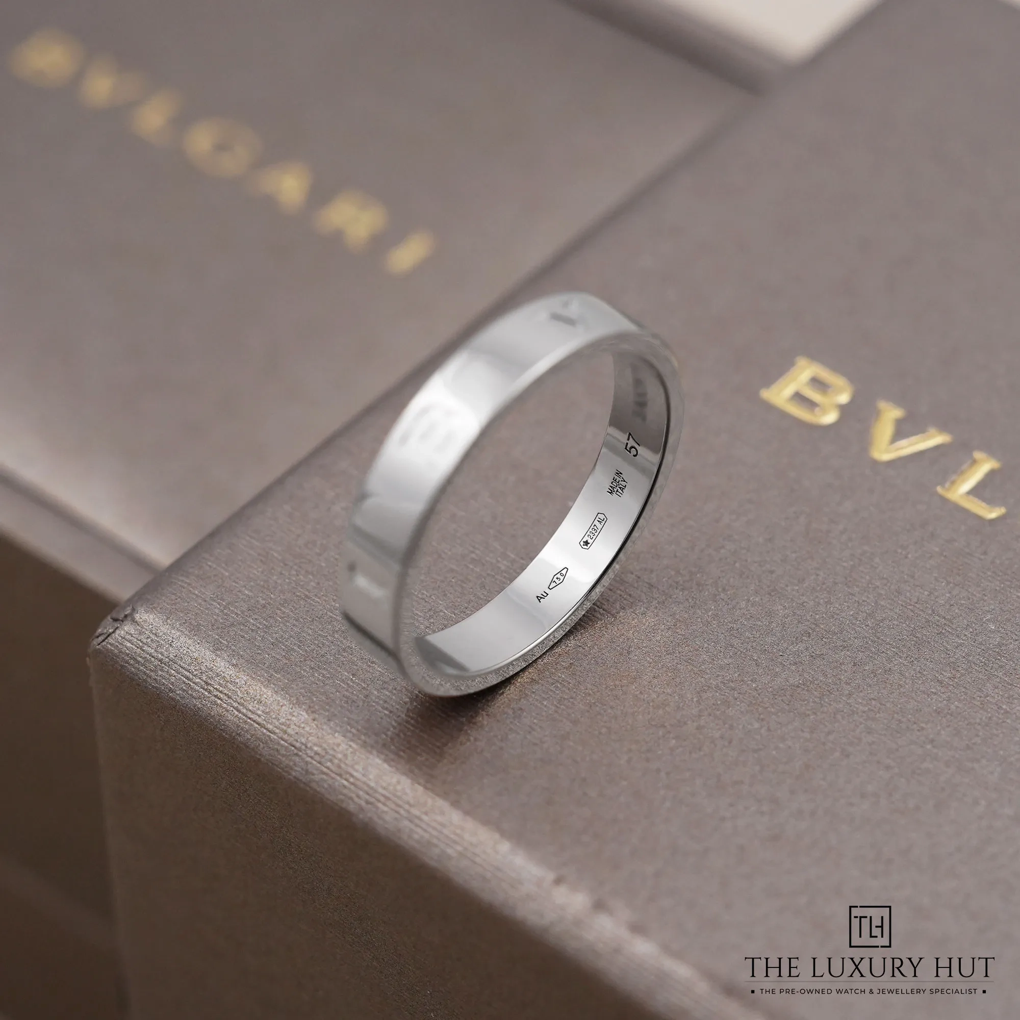 2026/09/9012c1d2-3d70-4589-8385-8ba66d3bfddfBvlgari_B.zero1_âEssentialâ_18ct_White_Gold_Band_Ring_LB1022-c.jpg.webp