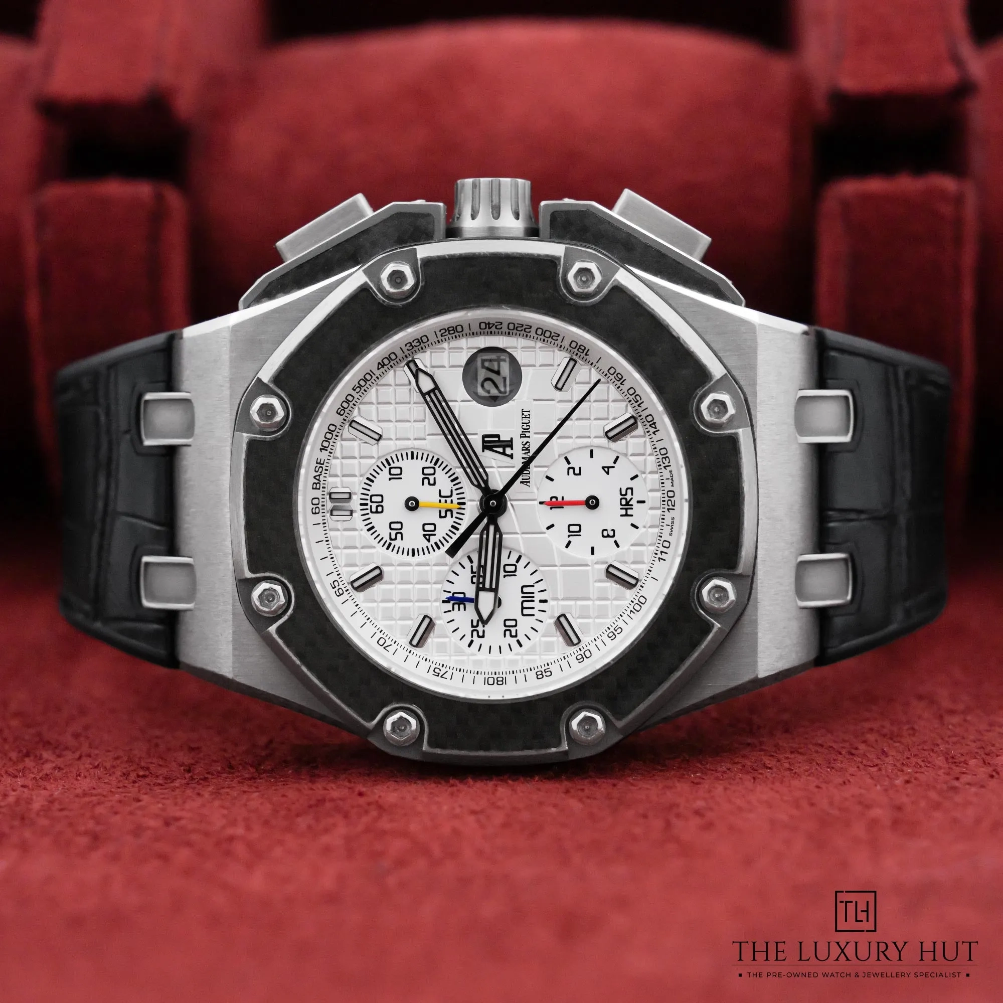 2026/09/957d54c7-7dd3-440f-b83d-0cd0ee90dc36Audemars_Piguet_Royal_Oak_Offshore_Titanium_White_53456-c.jpg.webp