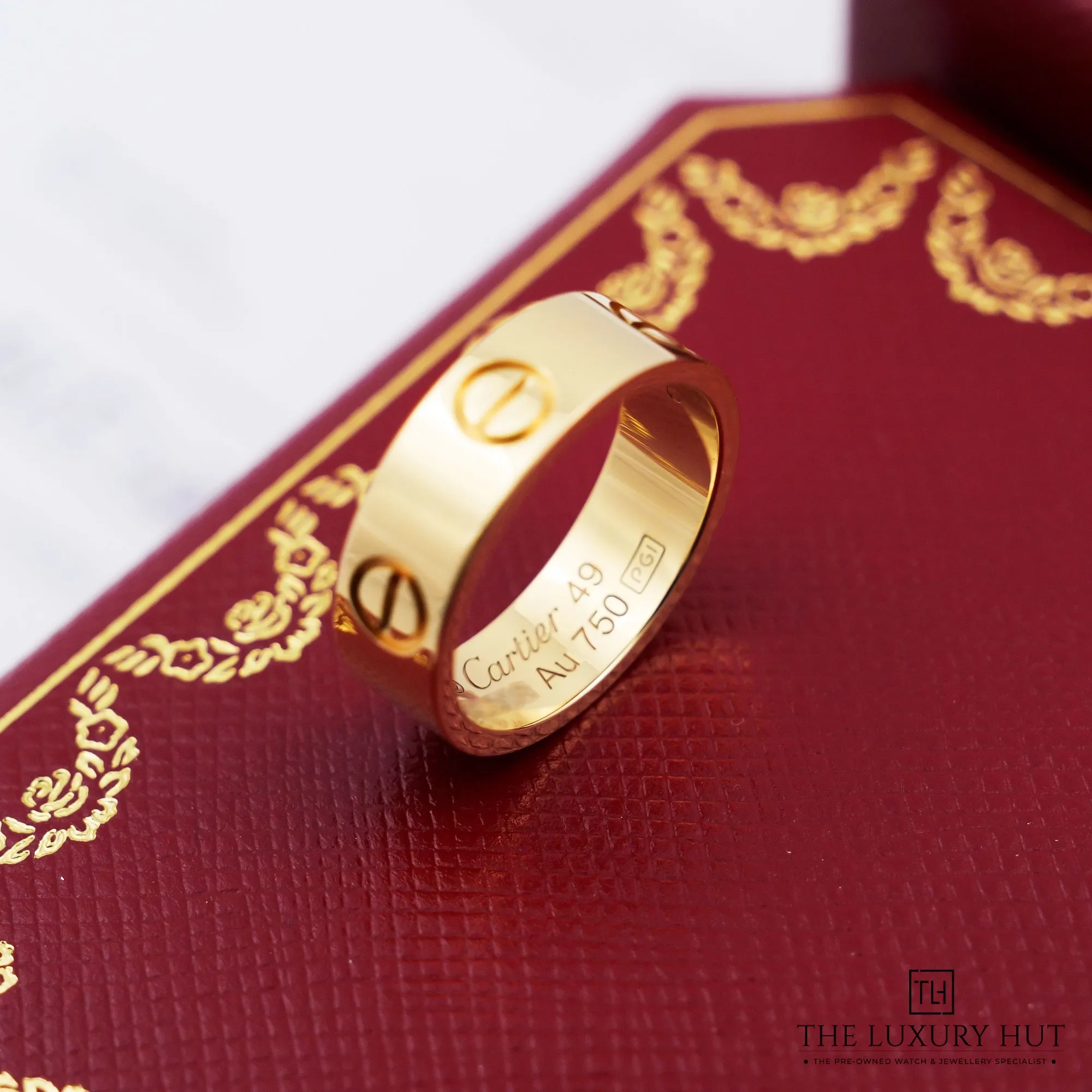 2026/09/969b113f-a8d4-408a-befb-d4e243f24773Cartier_LOVE_Ring_Classic_Yellow_Gold_53303-c.jpg.webp