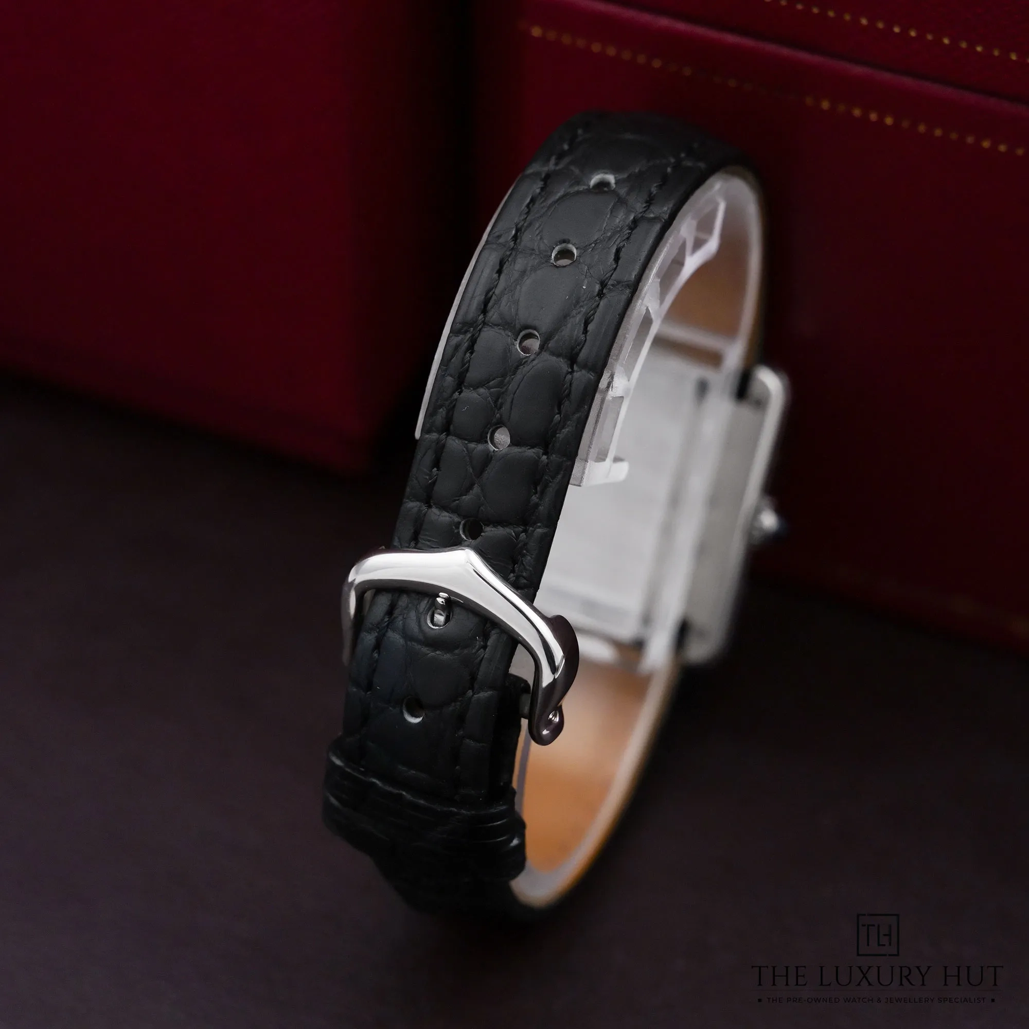 2026/09/9a701047-9fa0-4865-9047-f0320bd7e97dCartier_Must_de_Cartier_Tank_Silver_White_53247-e.jpg.webp