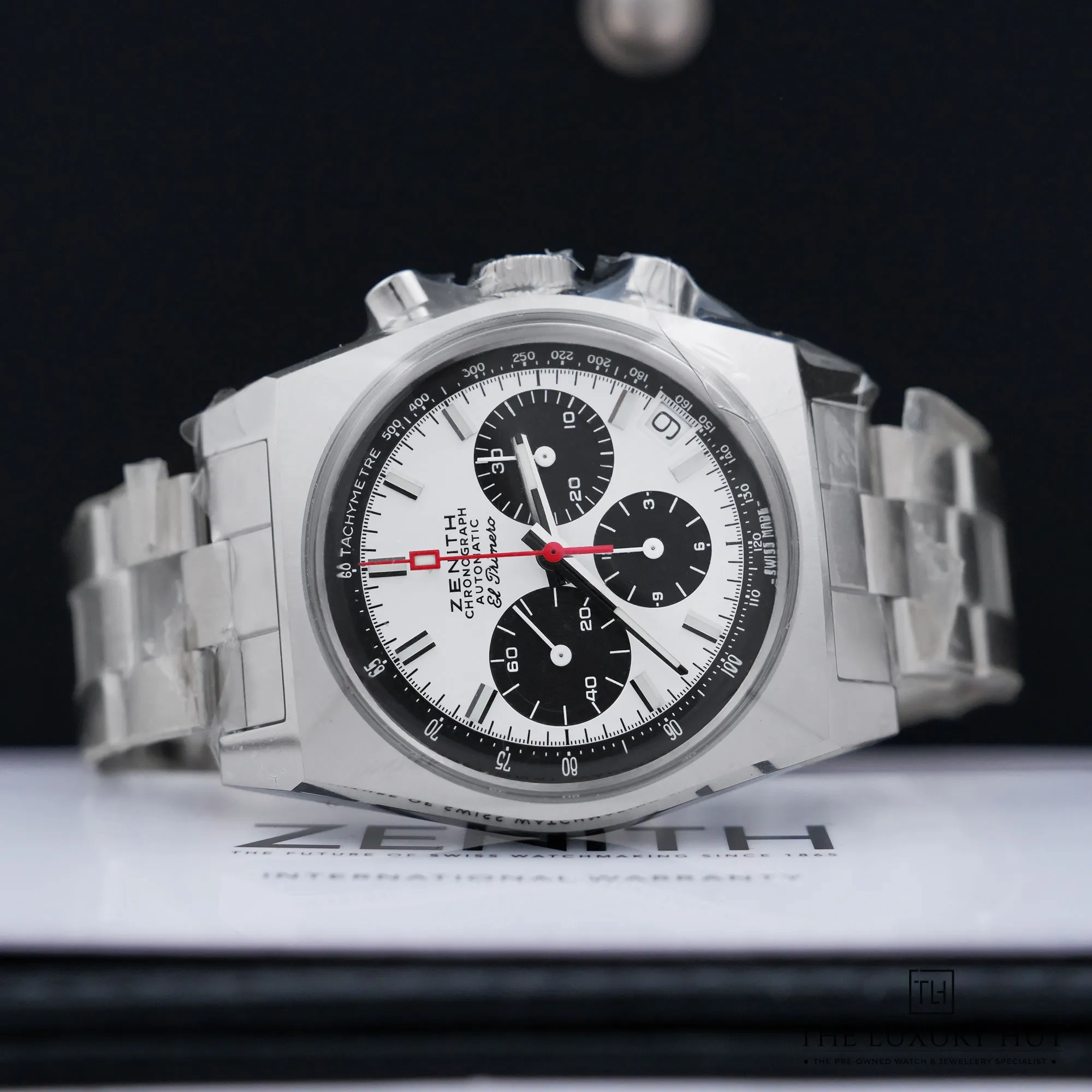 2026/09/9d1fa8ab-8063-48ec-b023-919c408d363bZenith_Chronomaster_White_Panda_Dial_53466-c.jpg.webp