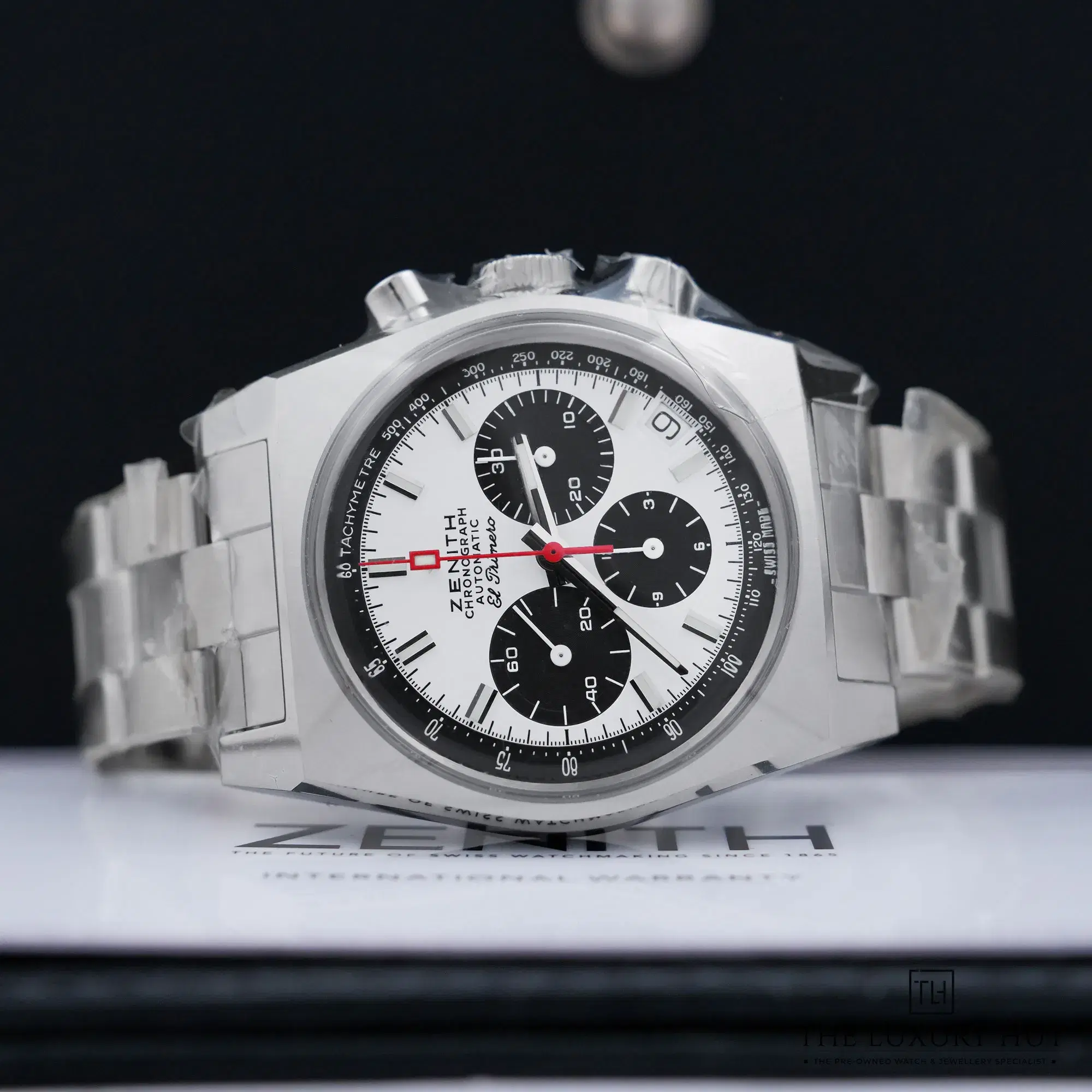2026/09/9d1fa8ab-8063-48ec-b023-919c408d363bZenith_Chronomaster_White_Panda_Dial_53466-c.jpg.webp