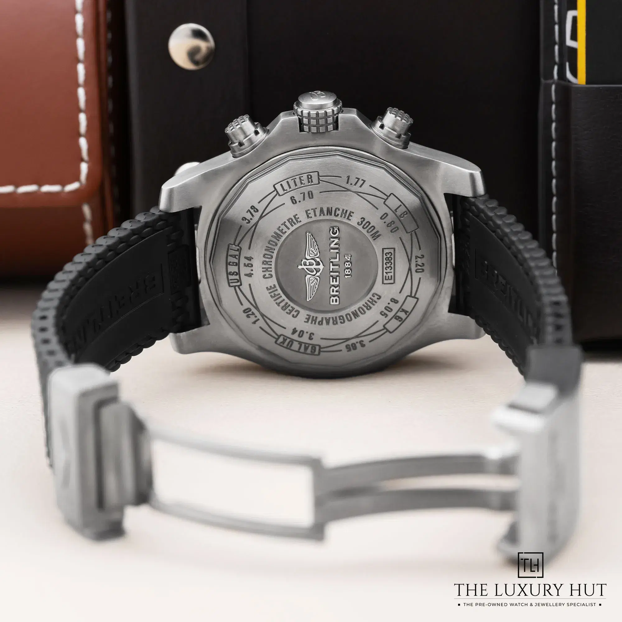 2026/09/a4db7342-df5b-4174-9d16-dc6c3fa5964cBreitling_Avenger_Bandit_Chronograph_Titanium_Grey_53331-c.jpg.webp