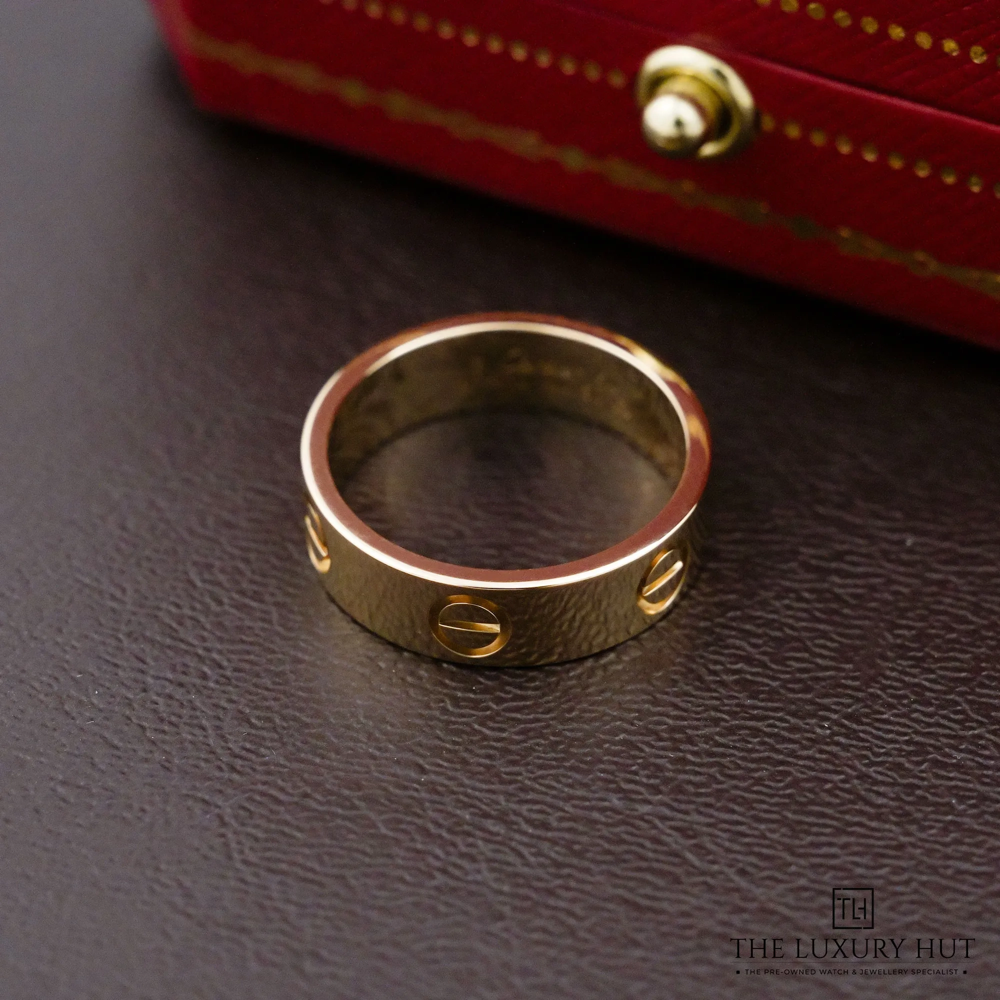 2026/09/b24d4b0b-a0fb-4b7e-a1e1-a072da6900d7Cartier_LOVE_âSmallâ_Yellow_Gold_Wedding_Band_53332-b.jpg.webp
