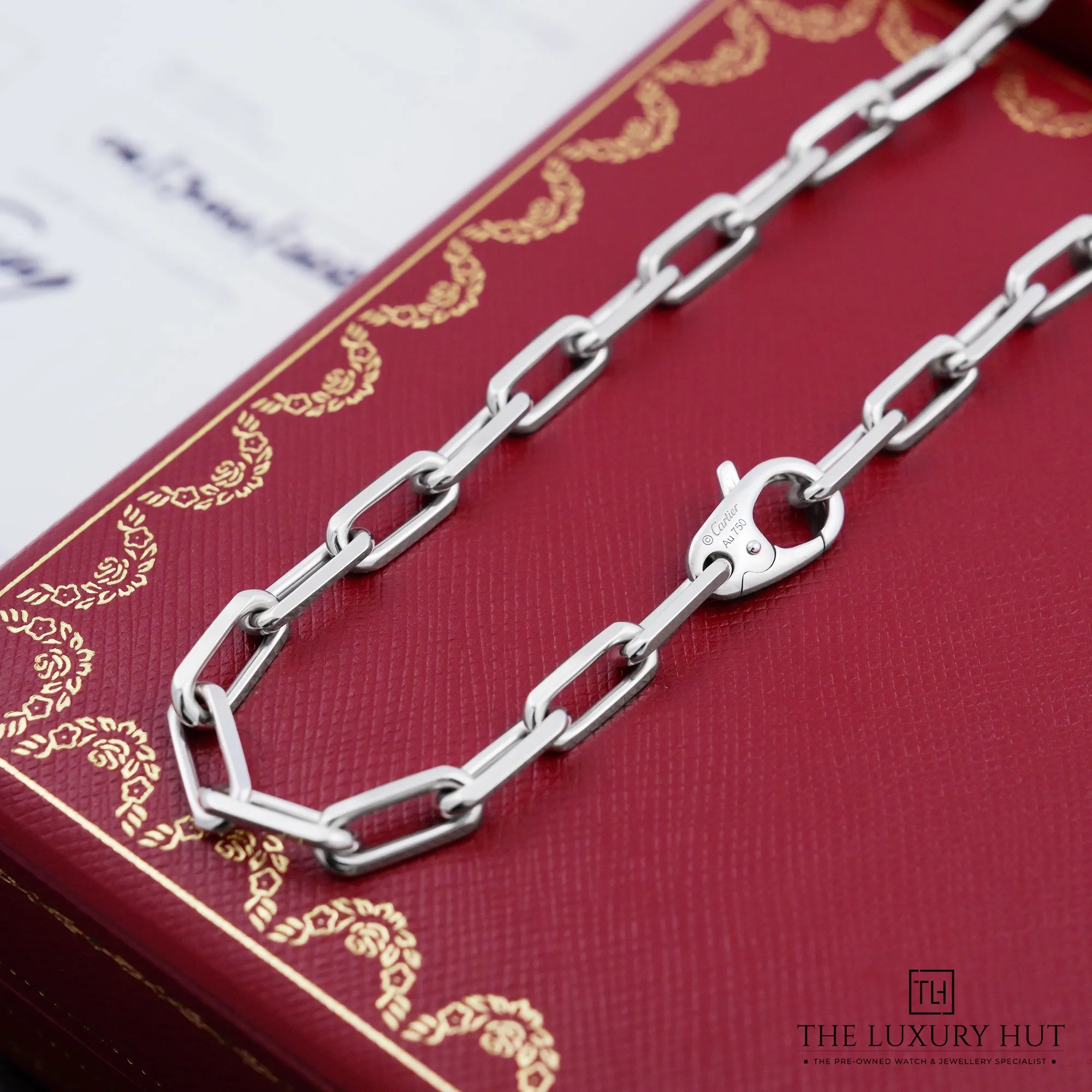 2026/09/b2dfb3d0-fa83-456f-a44d-3022060281b0Cartier_Santos_De_Cartie_Chain_Necklace_53389-d.jpg.webp
