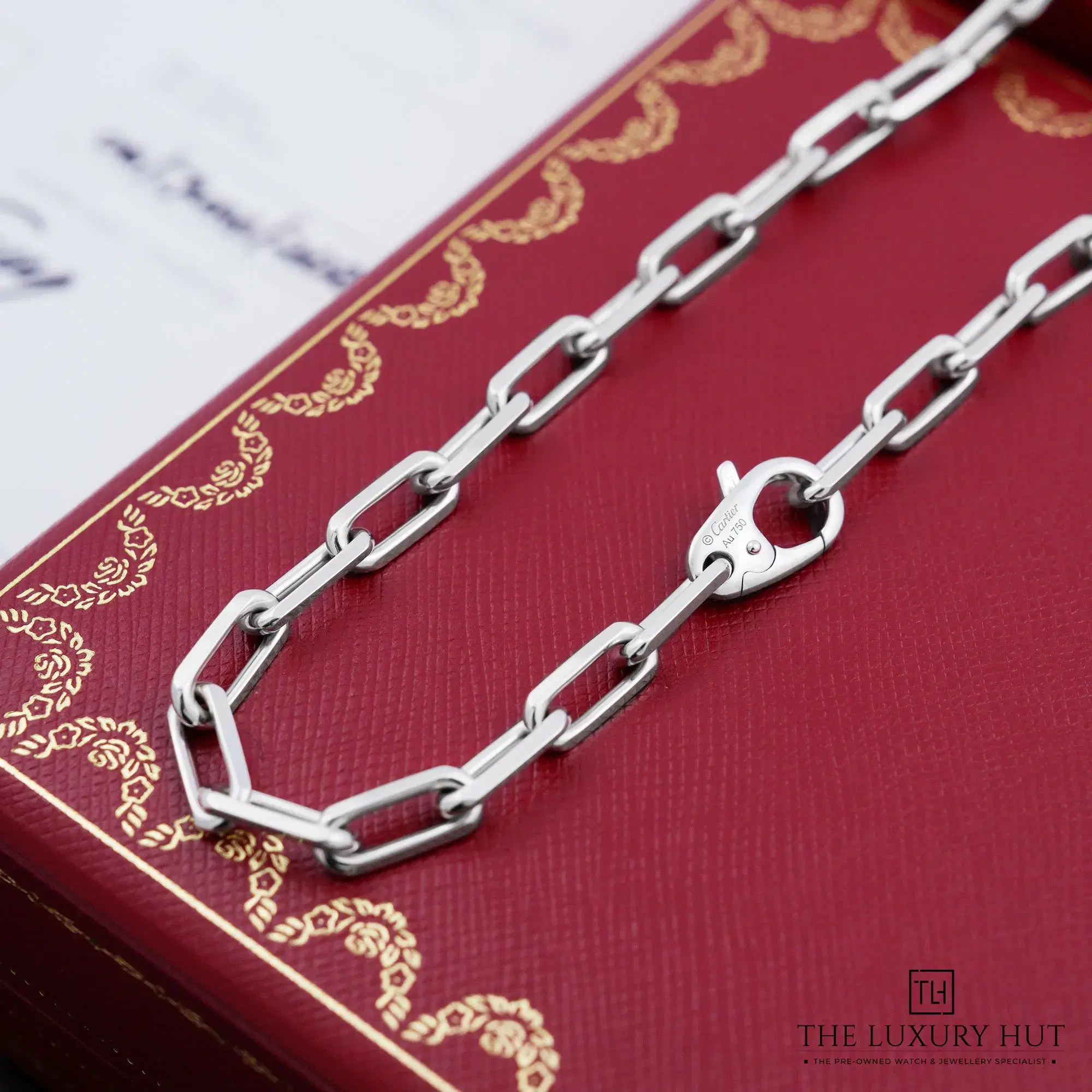 2026/09/b2dfb3d0-fa83-456f-a44d-3022060281b0Cartier_Santos_De_Cartie_Chain_Necklace_53389-d.jpg.webp