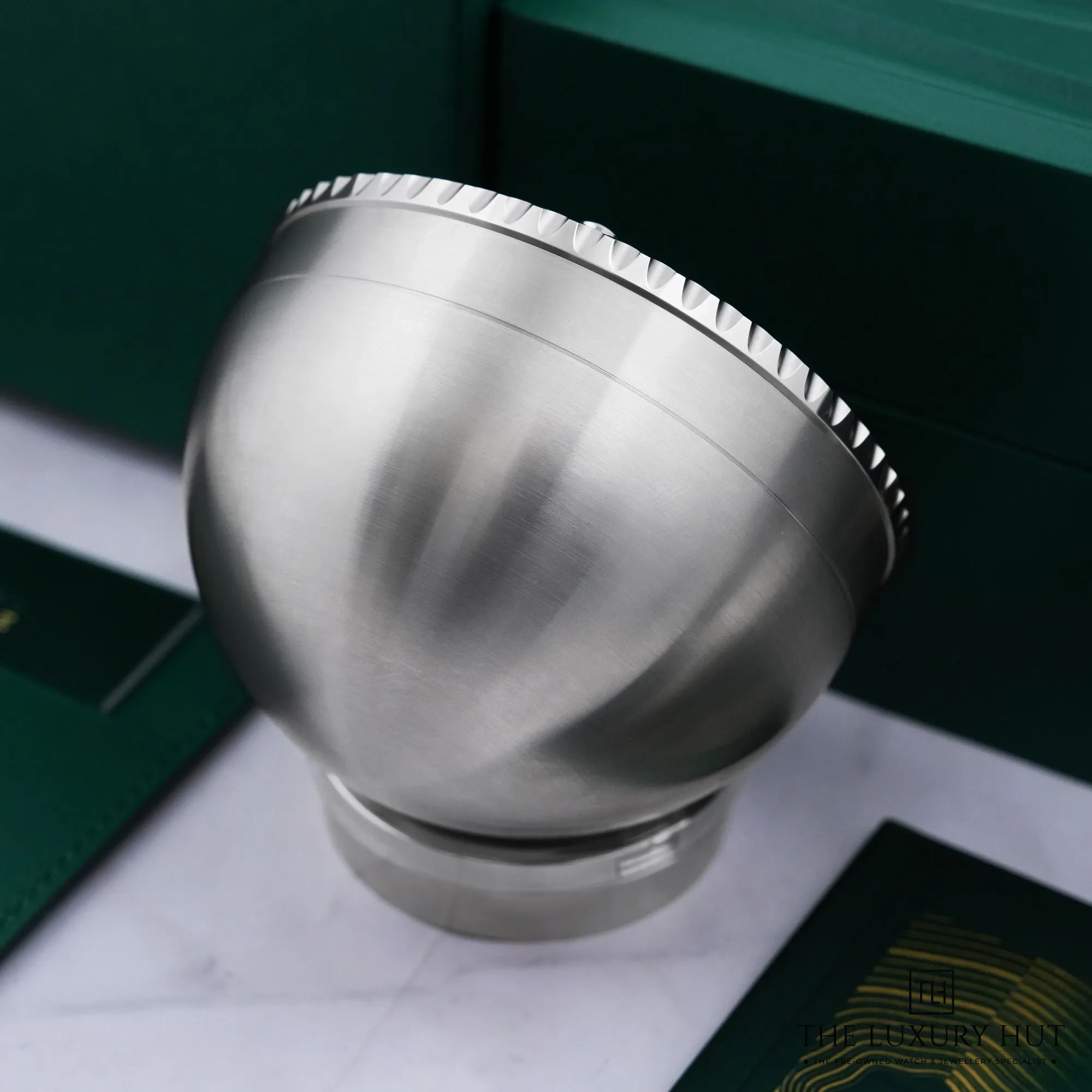 2026/09/dac56b80-710e-449f-b904-6ae747d1ea5eRolex_Submariner_Date_Desk_Clock_53423-c.jpg.webp