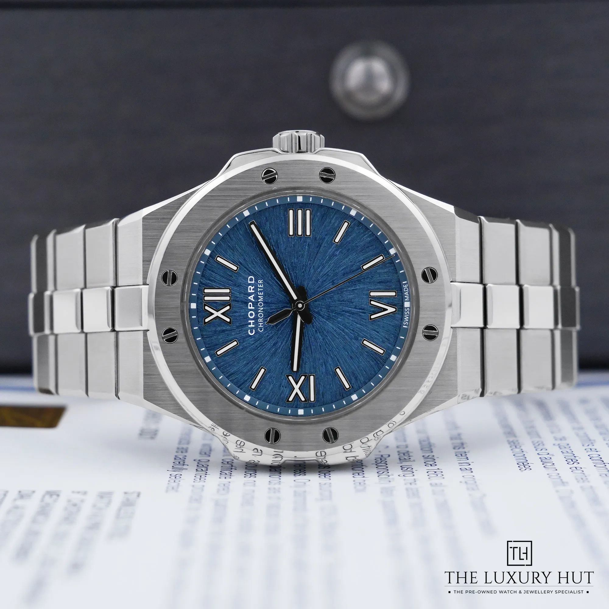 2026/09/ea0efe6e-ee1c-4d65-b728-8624beac50acChopard_Alpine_Eagle_Aletsch_Blue_53372-c.jpg.webp