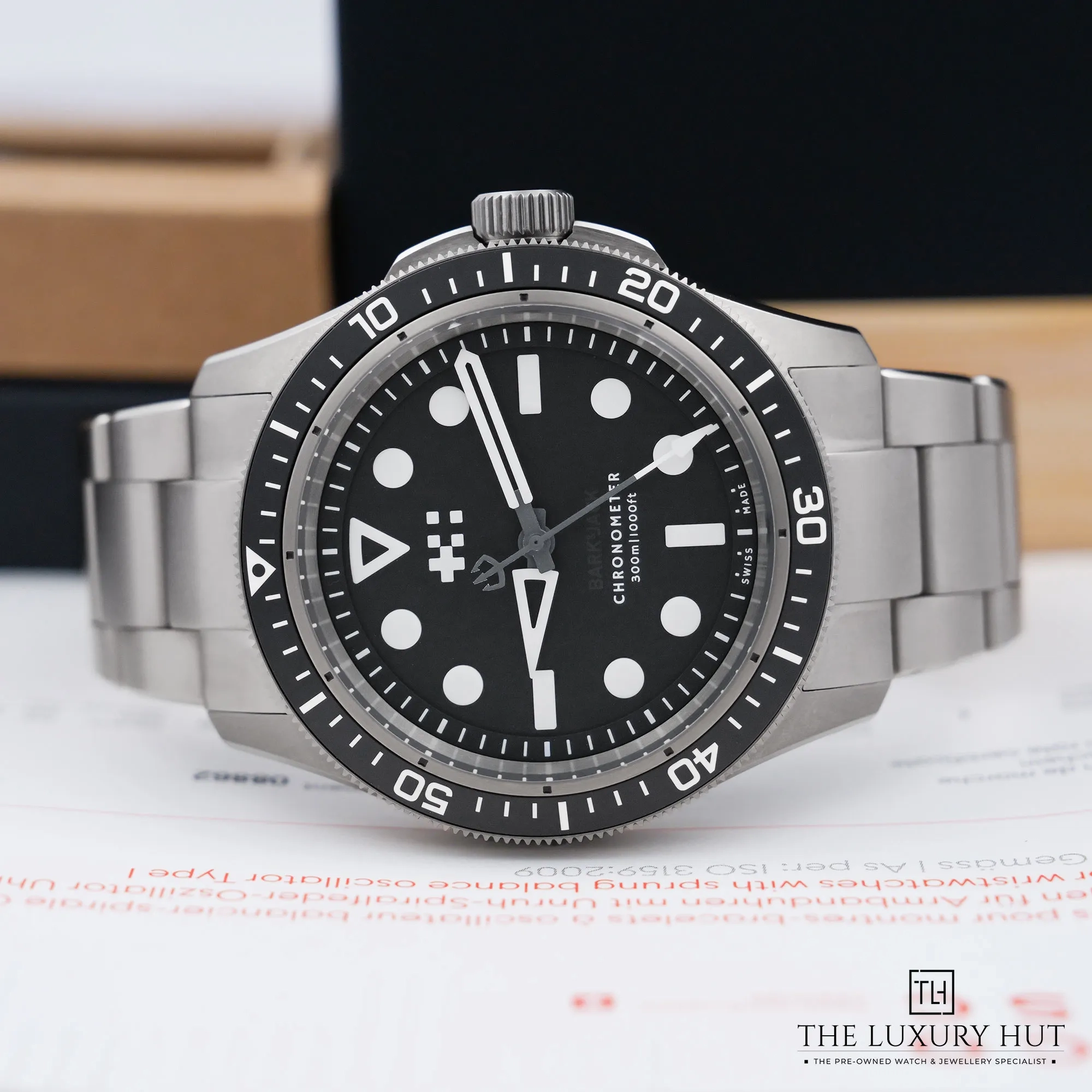 2026/09/ea4bf5c3-b5bc-4af7-9813-0f2d22597a5eChrisopher_Ward_Titanium_Matte_Black_53469-c.jpg.webp