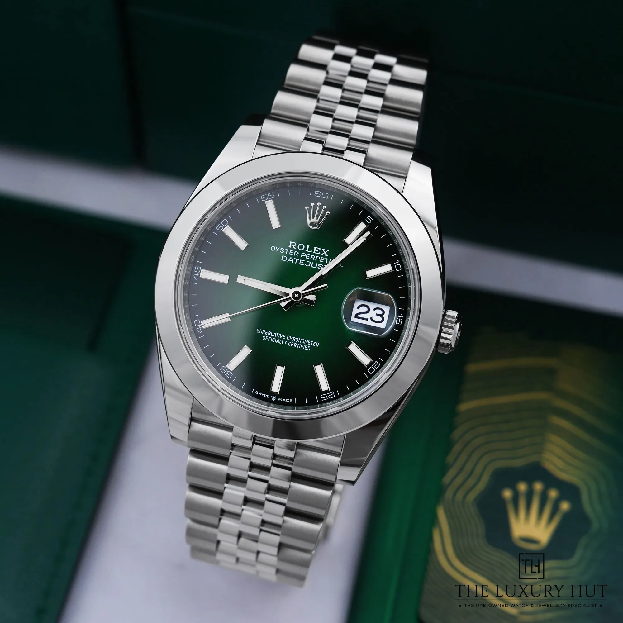 2026/09/ed357ce3-f263-4298-9083-ccb7311b4d7aRolex_Datejust_Steel_41mm_Green_Ombré_Dial_LB1037-b.jpg.webp