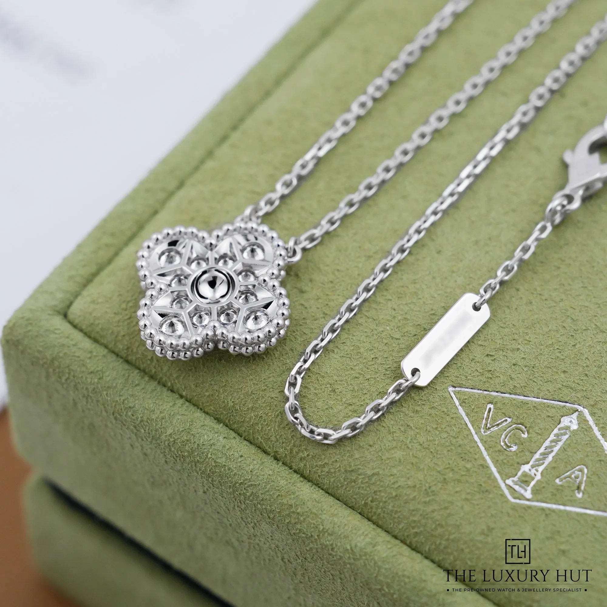 2026/09/f31d519a-4de9-4216-b44b-82f0dca95631Van_Cleef_&_Arpels_Vintage_Alhambra_White_Gold_Diamonds_Necklace_53392-d.jpg.webp