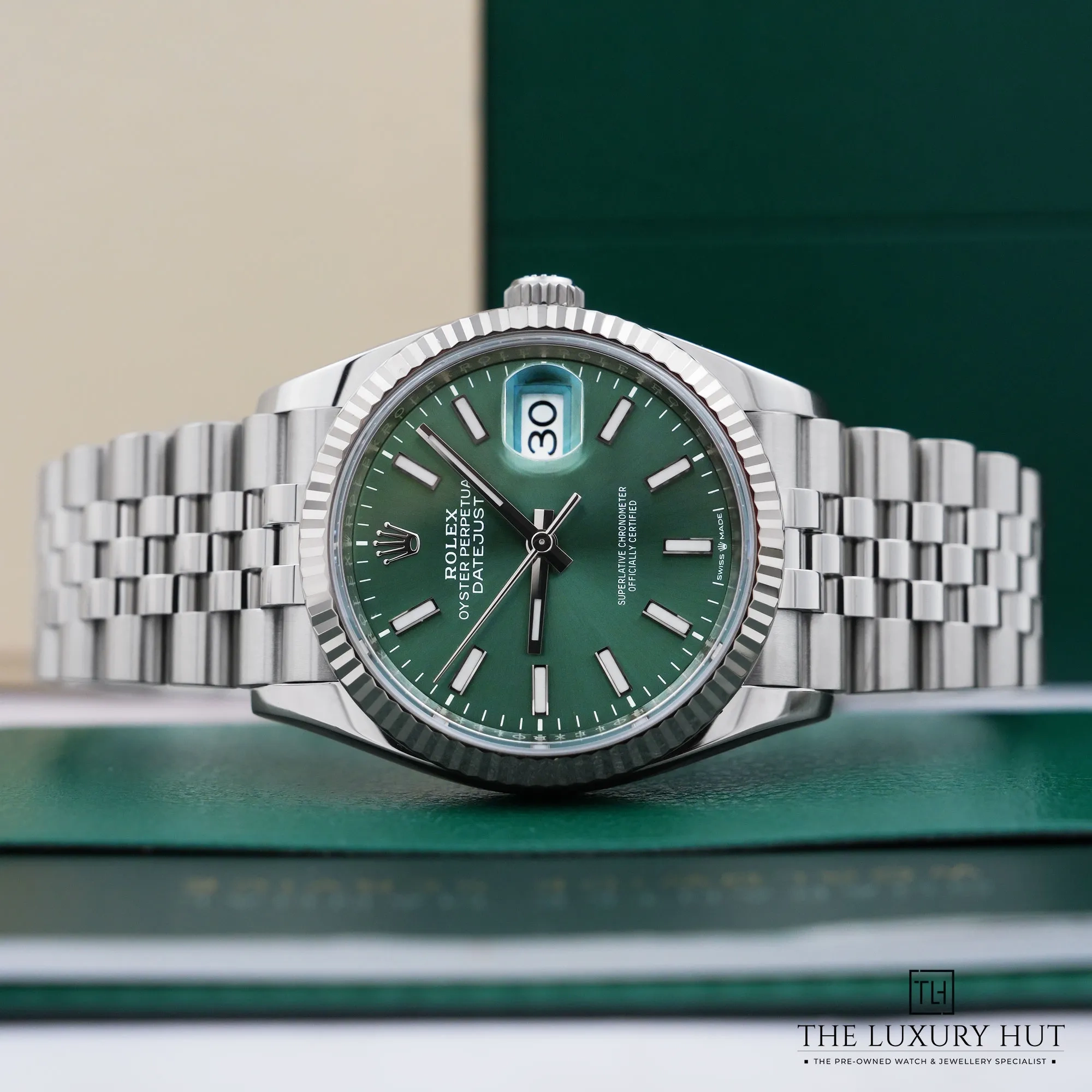 2026/09/f4c20d20-8ecd-416c-be4d-2054e68baf95Rolex_Datejust_36_Steel_White_Gold_Mint_Green_LB1025-c.jpg.webp