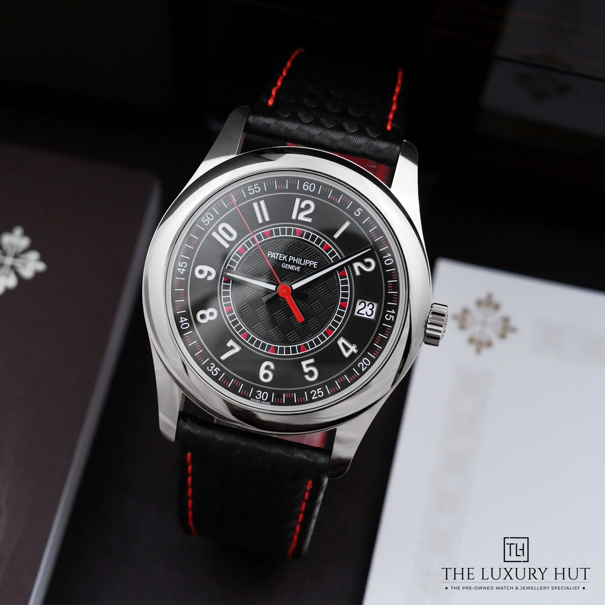 2026/09/fa2d6d63-a673-4704-9194-82f15c980f99Patek_Philippe_Calatrava_Black_Carbon_Motif_53449-b.jpg.webp