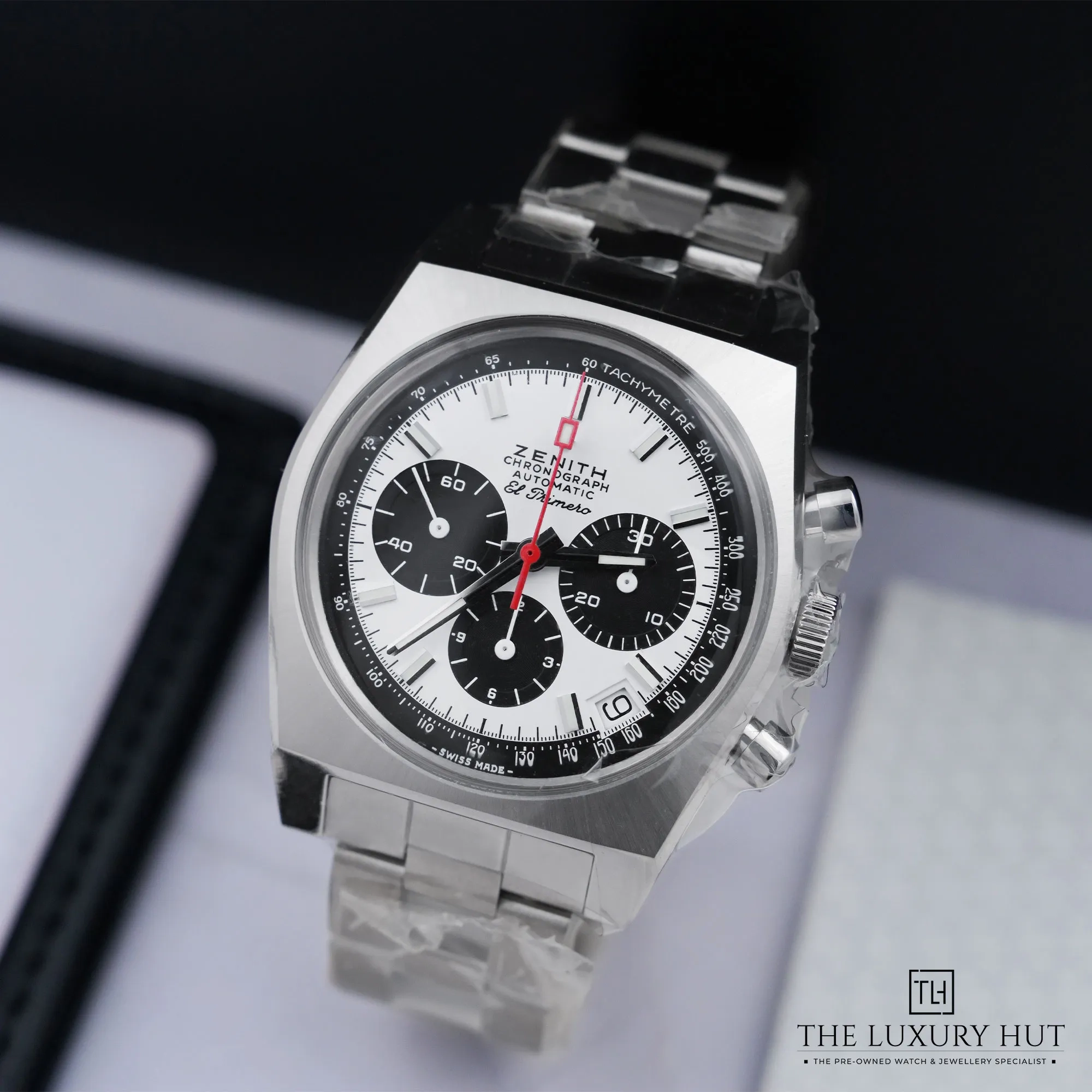 2026/09/feab9b68-2a60-49d0-96b0-260911a71933Zenith_Chronomaster_White_Panda_Dial_53466-b.jpg.webp