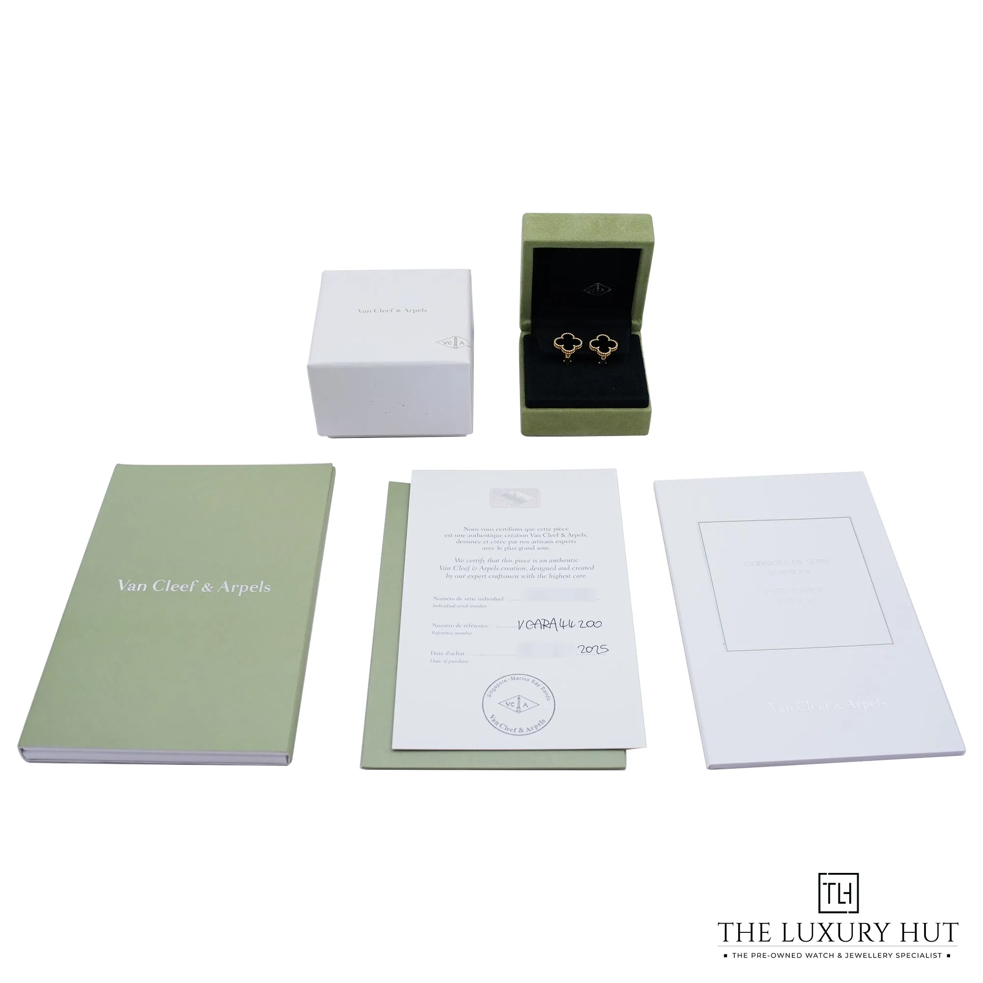 2026 10 0517227b f958 42db 9c08 bd5810de5d12Van Cleef Arpels Yellow Gold Onyx Earrings 53499 e jpg webp