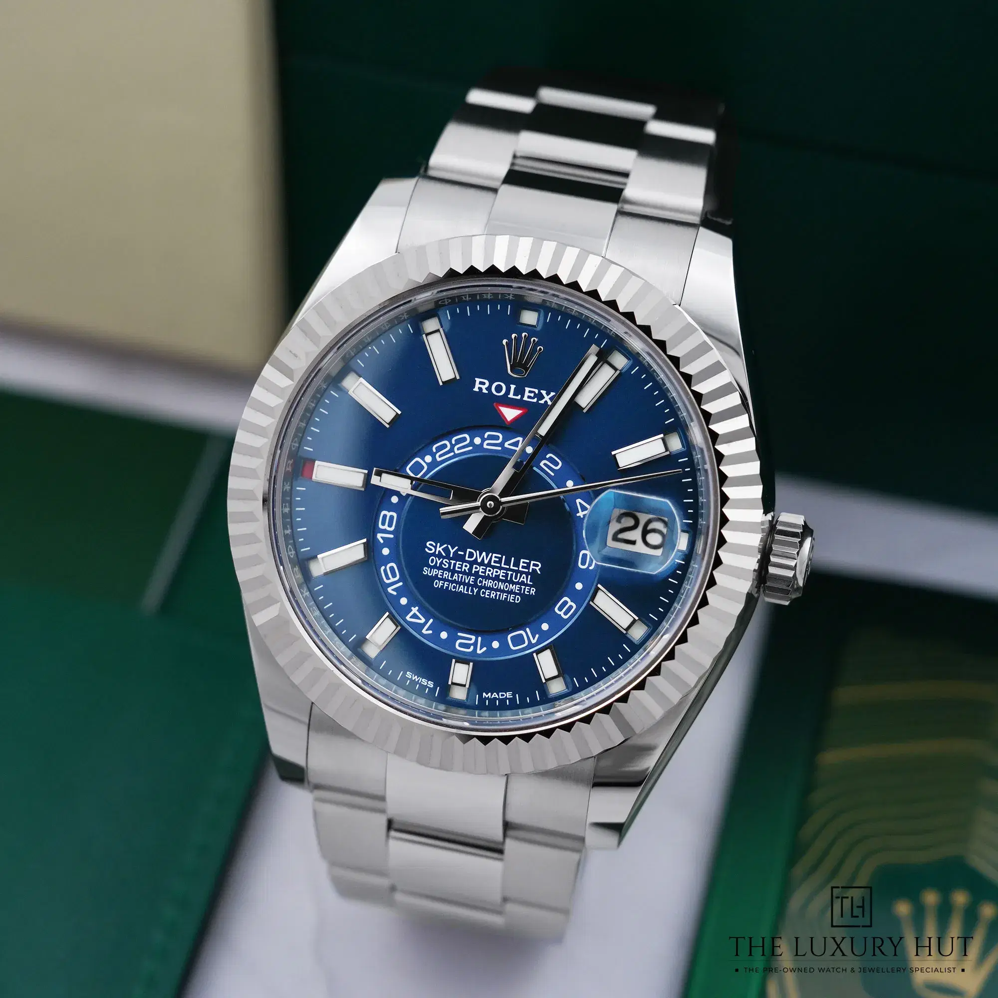 2026/10/093b82b4-a61c-40f9-aff1-038ca9aa64dcRolex_Sky-Dweller_Steel_White_Gold_42mm_Blue_Dial_LB1059-b.jpg.webp