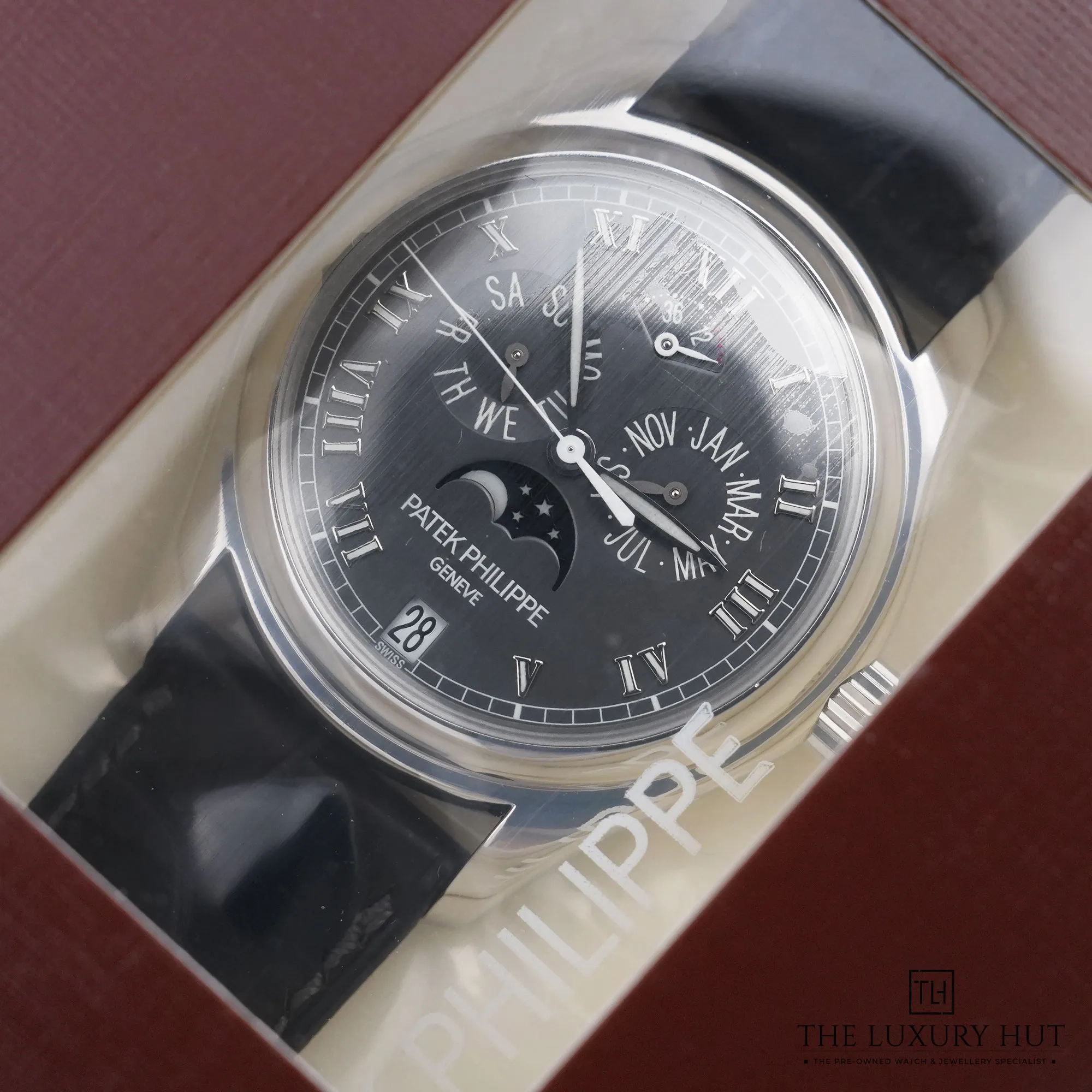2026/10/17e1088c-3a15-4721-bcfb-acbadf2fb32bPatek_Philippe_Complications_Double-Sealed_53500_1-b.jpg.webp