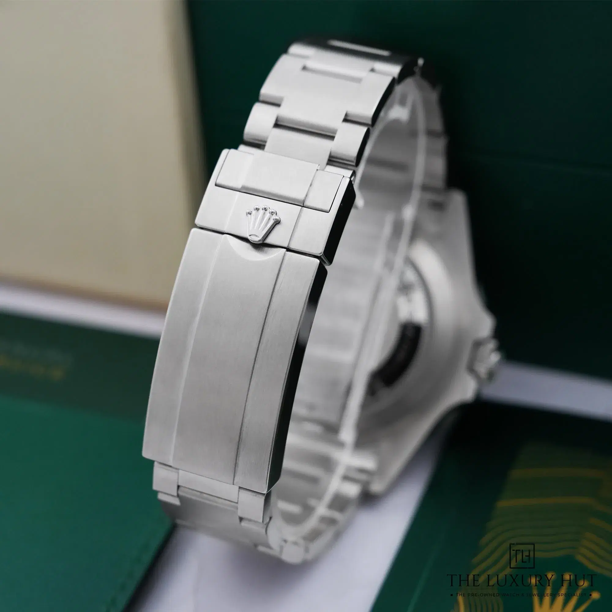 2026/10/198af0e0-aa57-4e56-a01c-8e6a21ba886aRolex_Sea-Dweller_Stainless_Steel_Black_Dial_53416-e.jpg.webp