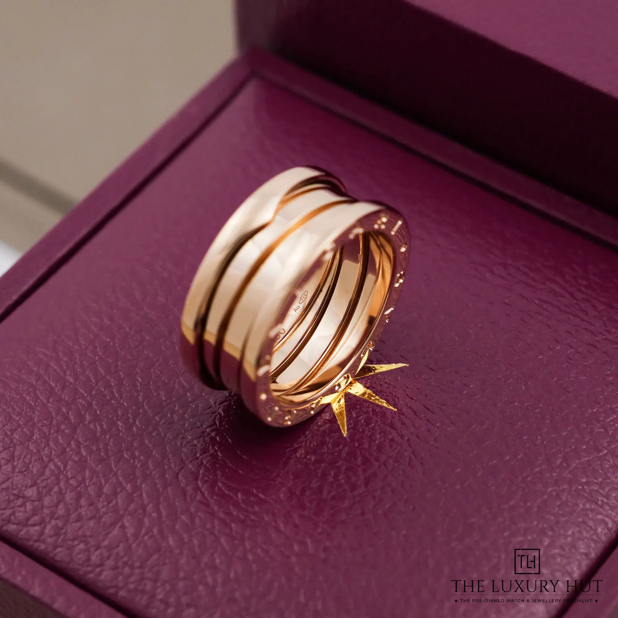 2026/10/1c87ee03-610b-4d11-889e-1de71b04e295Bvlgari_BZero1_Rose_Gold_Three-Band_Ring_LB1076-c.jpg.webp