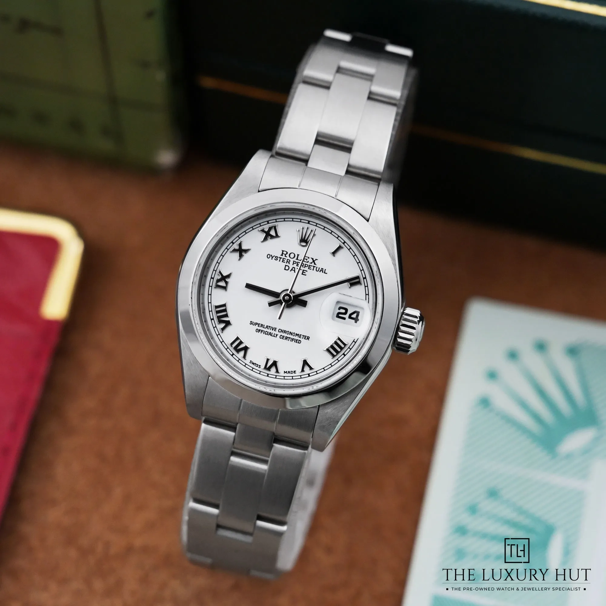 2026/10/3726c592-86ad-42e8-821d-1e45ff2541f6Rolex_Oyster_Perpetual_Date_Steel_26mm_White_Dial_LB1040-b.jpg.webp