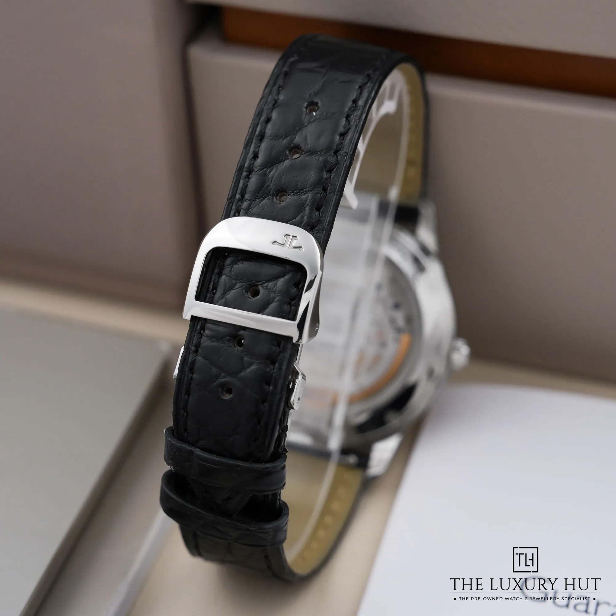 2026/10/3b799cef-0228-4411-9aa7-ea015ef0f095Jaeger_LeCoultre_Master_Control_Silver_Dial_LB1034-e.jpg.webp