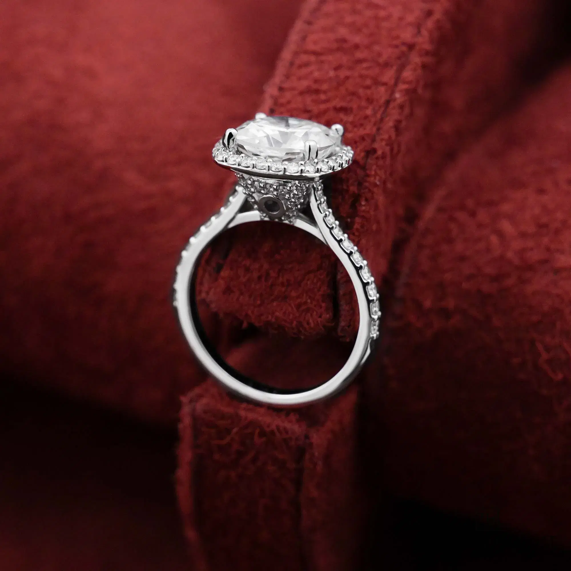 2026/10/44c86342-263b-4249-ba70-33aa55c35c9fPlatinum_Diamond_Halo_Engagement_Ring_LB999-d.jpg.webp
