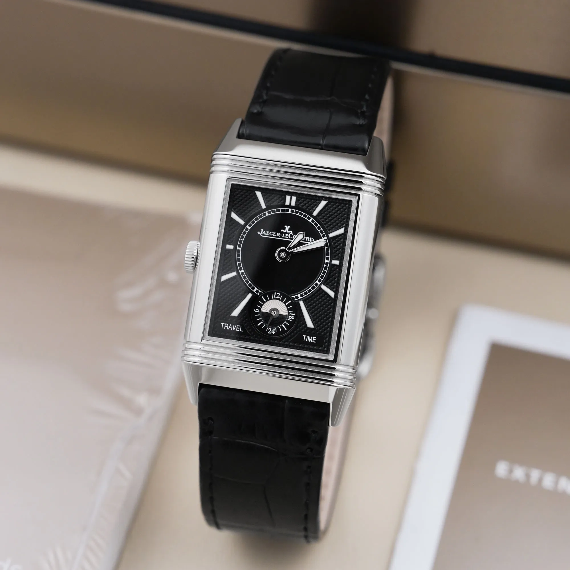 2026/10/45a35467-f2e3-4bd8-96b5-32846ae8cd19Jaeger_LeCoultre_Reverso_Duoface_DayNight_Black_Silver_53427-b.jpg.webp