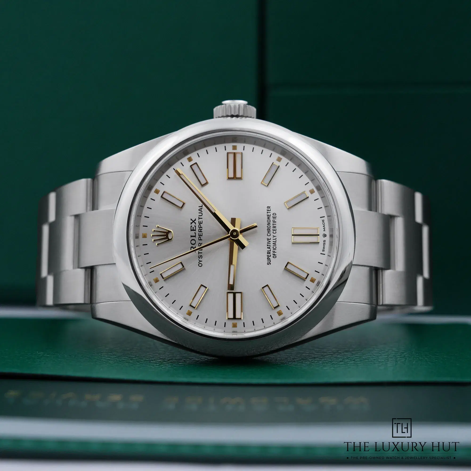 2026/10/465bf6b9-bf54-4861-854b-93ad1b347c19Rolex_Oyster_Perpetual_41mm_Steel_Silver_Dial_53417-c.jpg.webp
