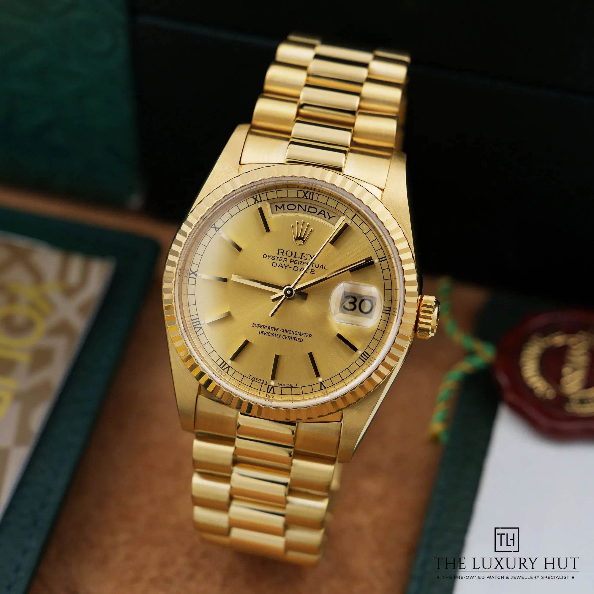 2026/10/469892d1-24c5-411f-835f-9f14300725e1Rolex_Day-Date_36_Yellow_Gold_Champagne_Baton_53413-b.jpg.webp
