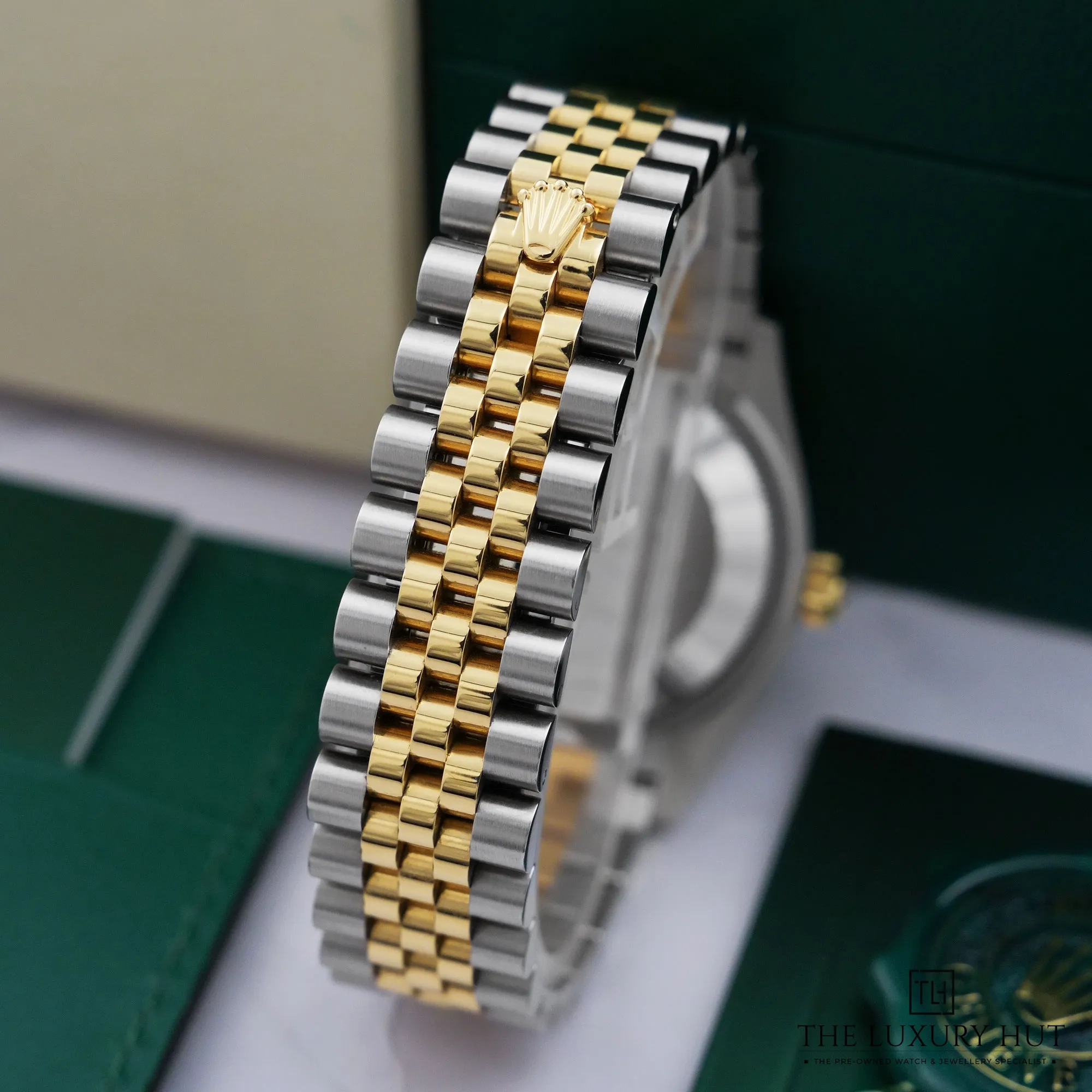 2026 10 4ad8d8ee 445a 4b37 ae55 5f7bb6b18172Rolex Datejust 31 Yellow Gold MOP Diamond 53552 e jpg webp