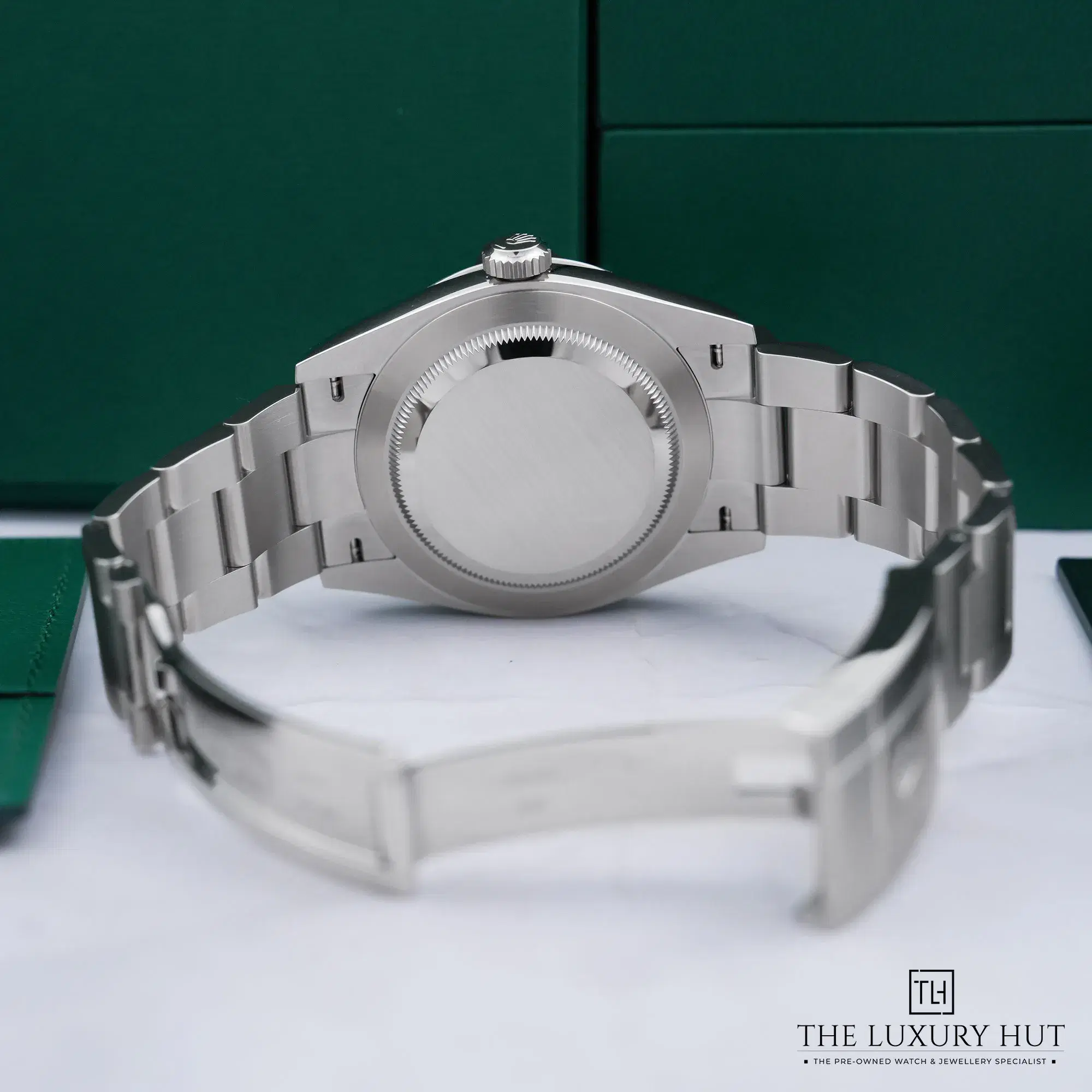 2026/10/4d80d589-06d5-48e8-8ea6-a3ba9bc66427Rolex_Oyster_Perpetual_41mm_Steel_Silver_Dial_53417-d.jpg.webp
