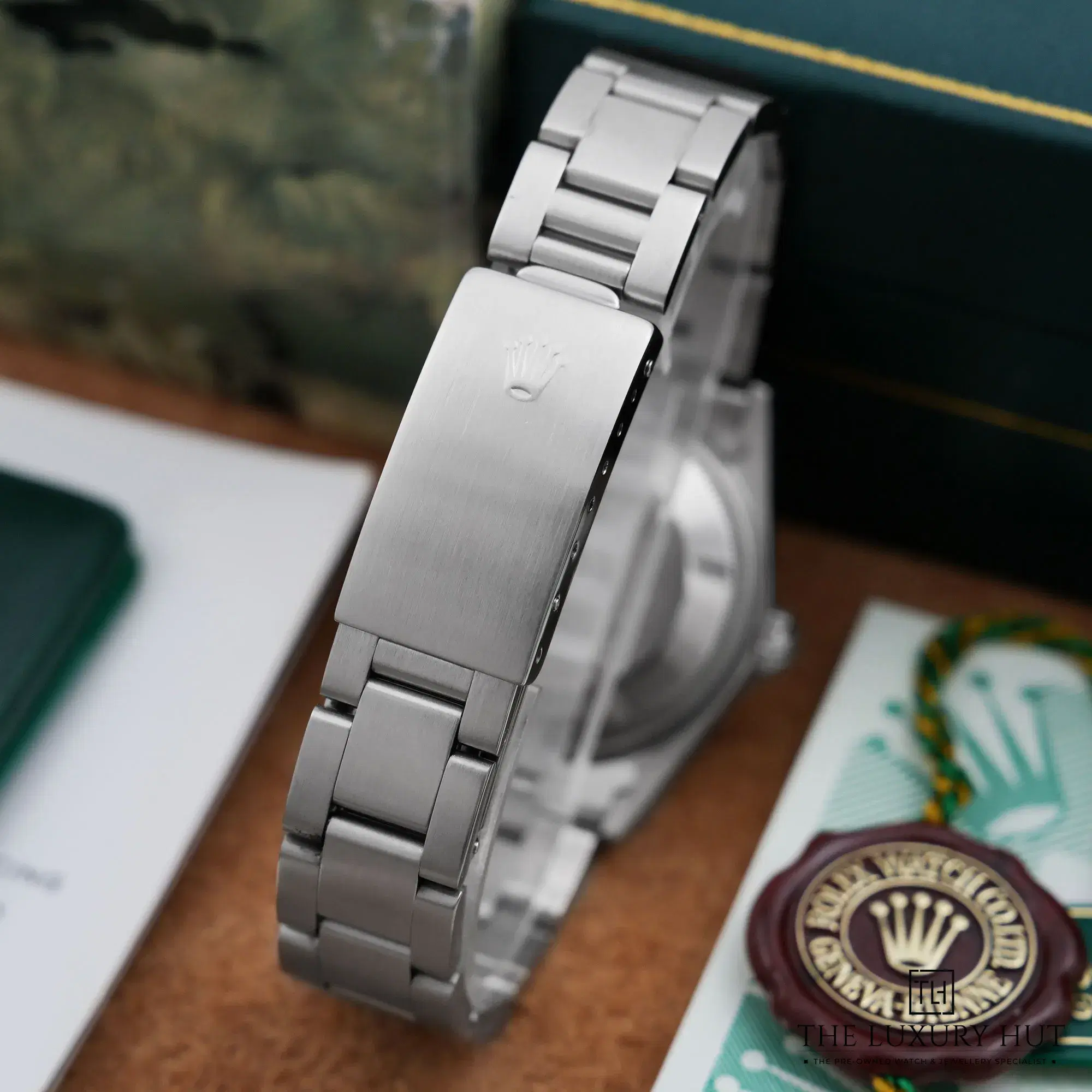 2026/10/50b0ec2b-d872-4a18-94c9-9740c0df4bcdRolex_Oyster_Perpetual_Date_Steel_White_LB1056-e.jpg.webp