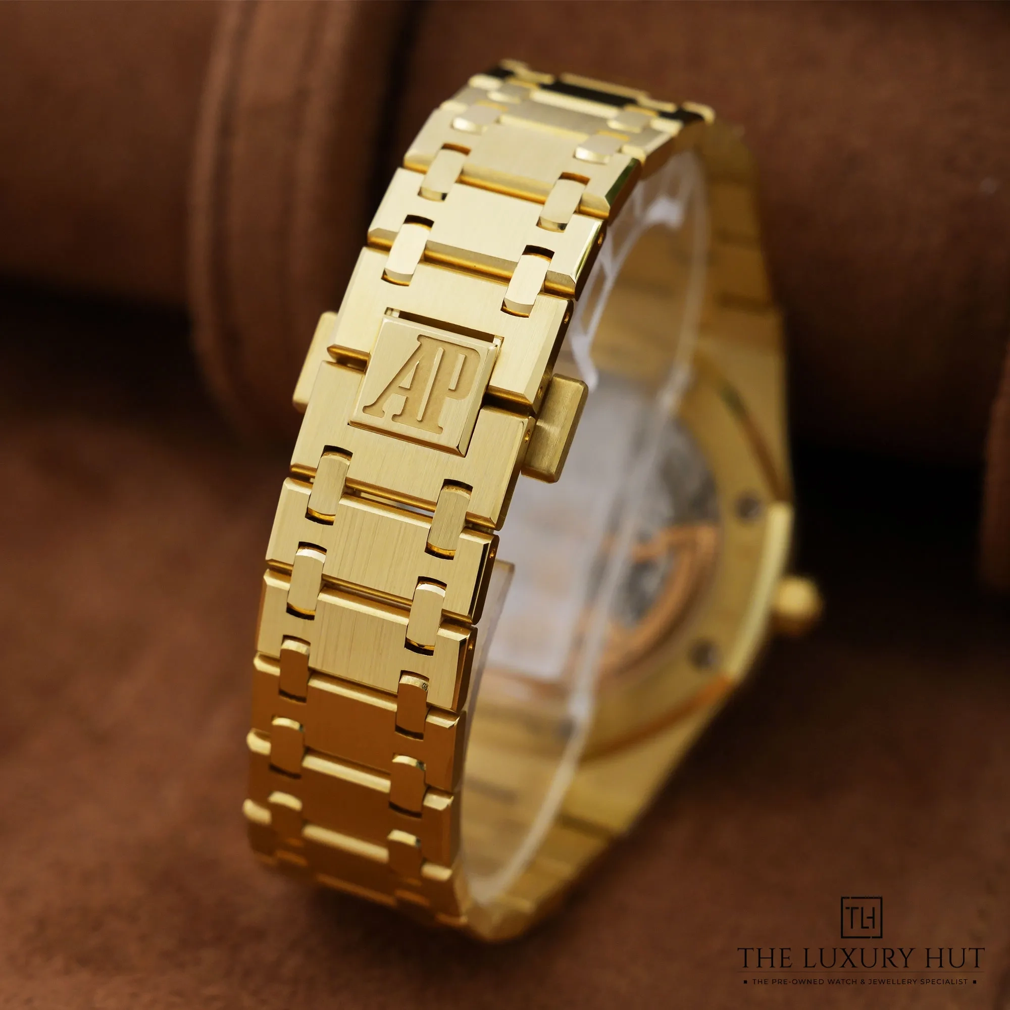 2026/10/55ddcc77-15a1-4b32-8cac-594214be9c1aAudemars_Piguet_Royal_Oak_Yellow_Gold_39mm_Blue_LB893-e.jpg.webp