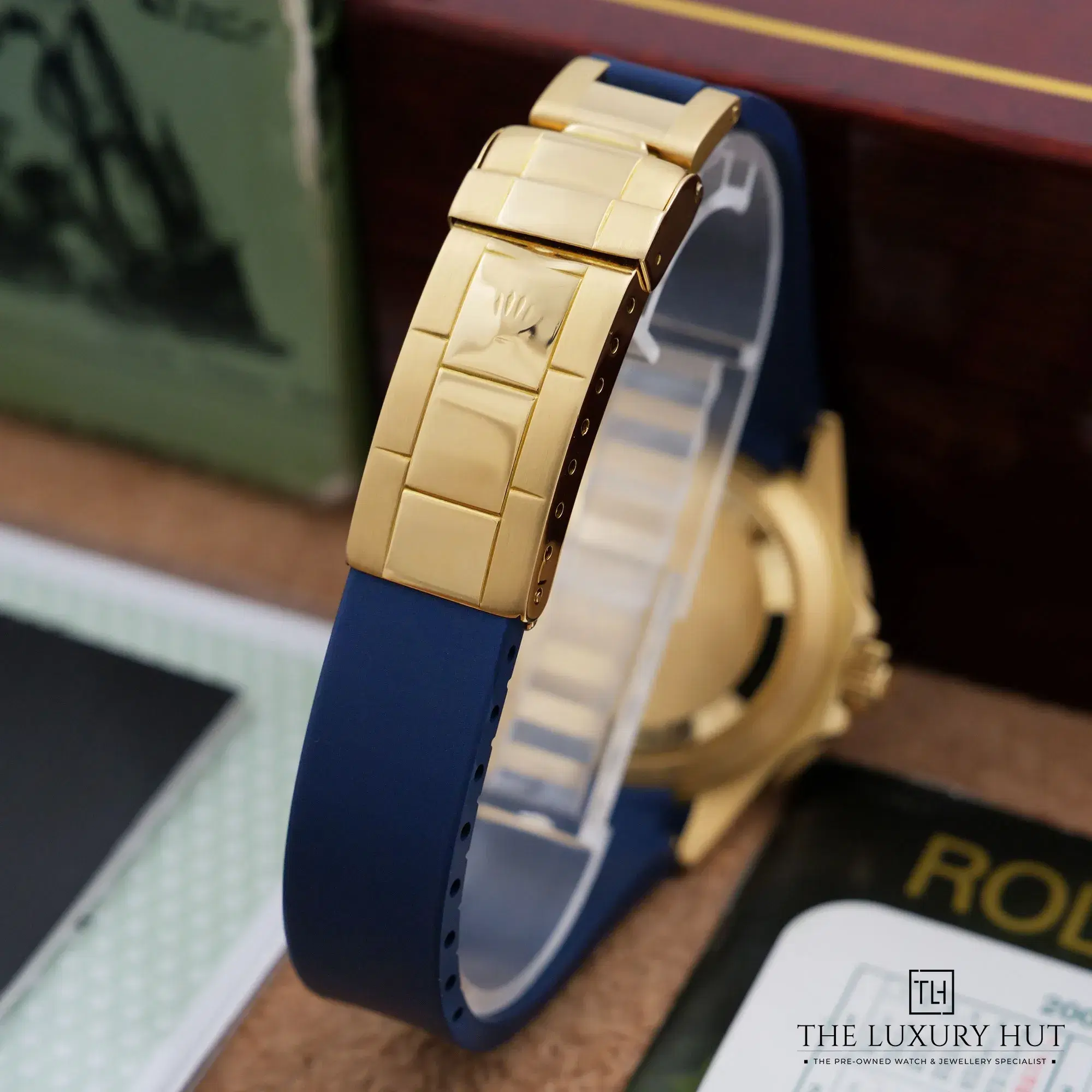 2026/10/5ffdd887-9b65-484f-b86a-6291b263d81dRolex_Submariner_Date_Yellow_Gold_40mm_Blue_Dial_52928-e.jpg.webp