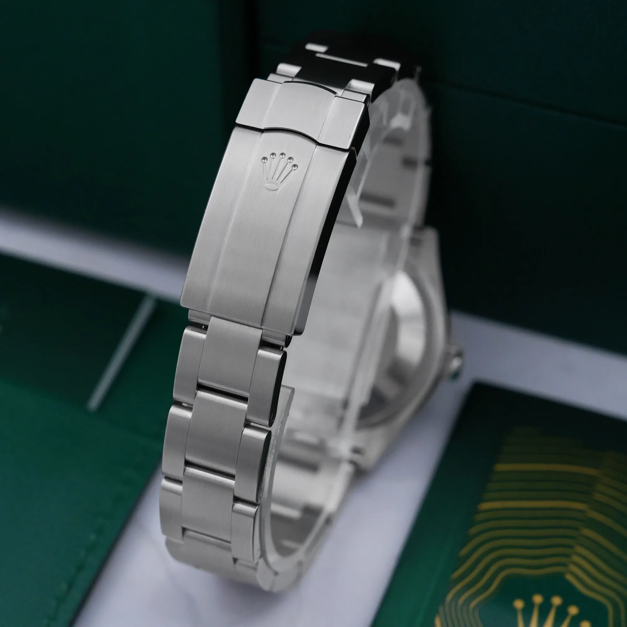 2026/10/7647cb00-8d86-499d-87db-2c6f9595ce6fRolex_Oyster_Perpetual_31mm_Steel_Candy_Pink_53463-e.jpg.webp