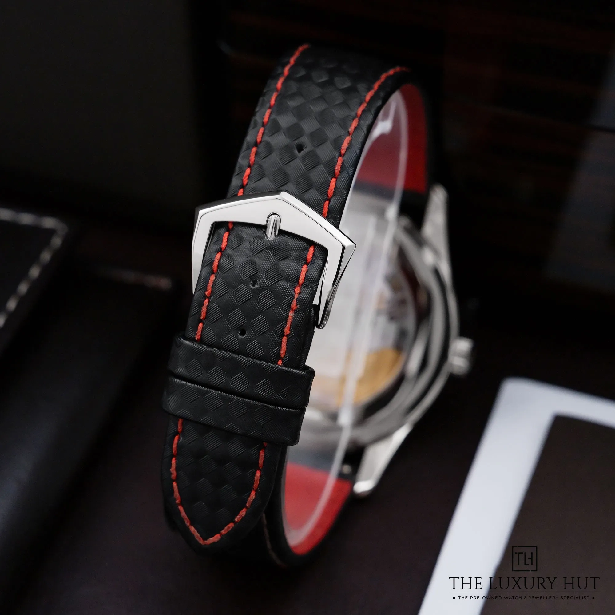 2026/10/80e7531a-6256-4661-bbb7-2504fa4b21b7Patek_Philippe_Calatrava_40mm_Black_Dial_LB1057-e.jpg.webp