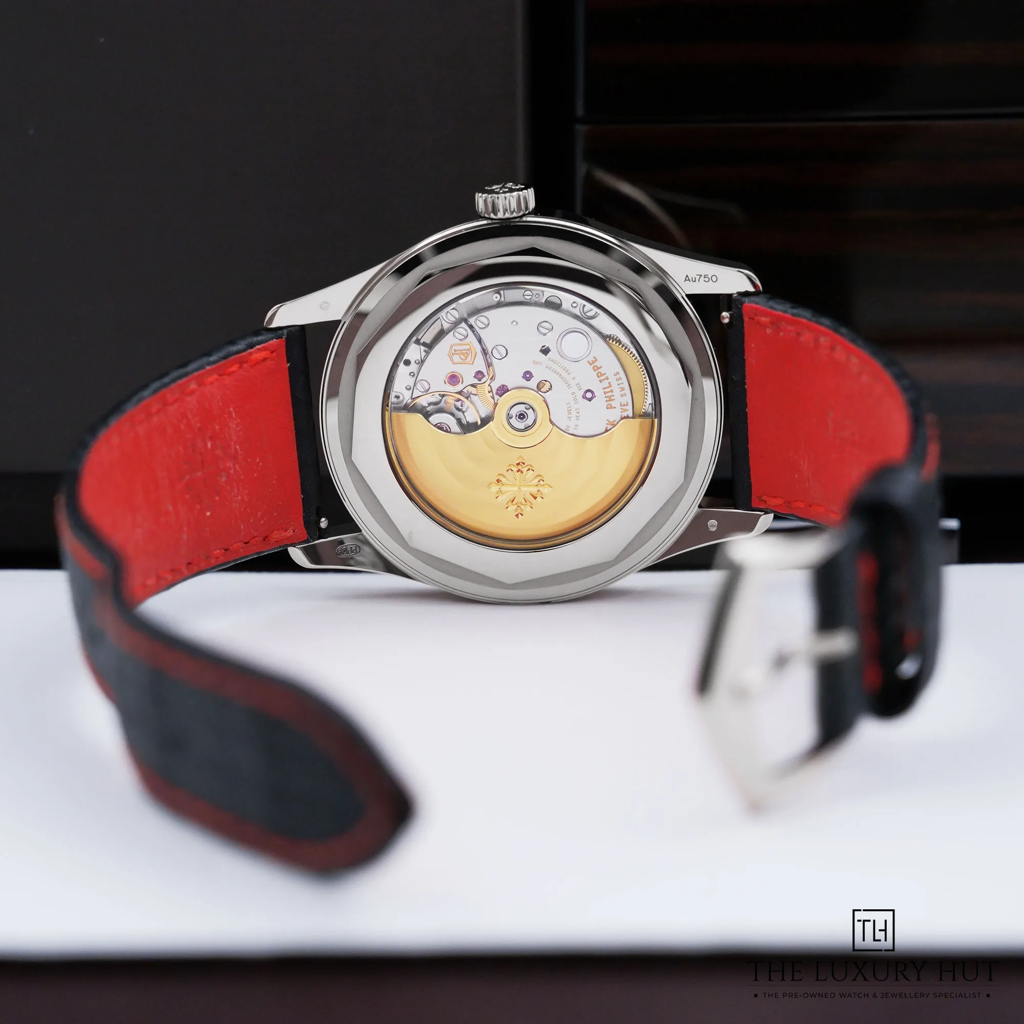 2026/10/810a00e8-52dd-4c21-b0c7-40d309397e46Patek_Philippe_Calatrava_40mm_Black_Dial_LB1057-d.jpg.webp