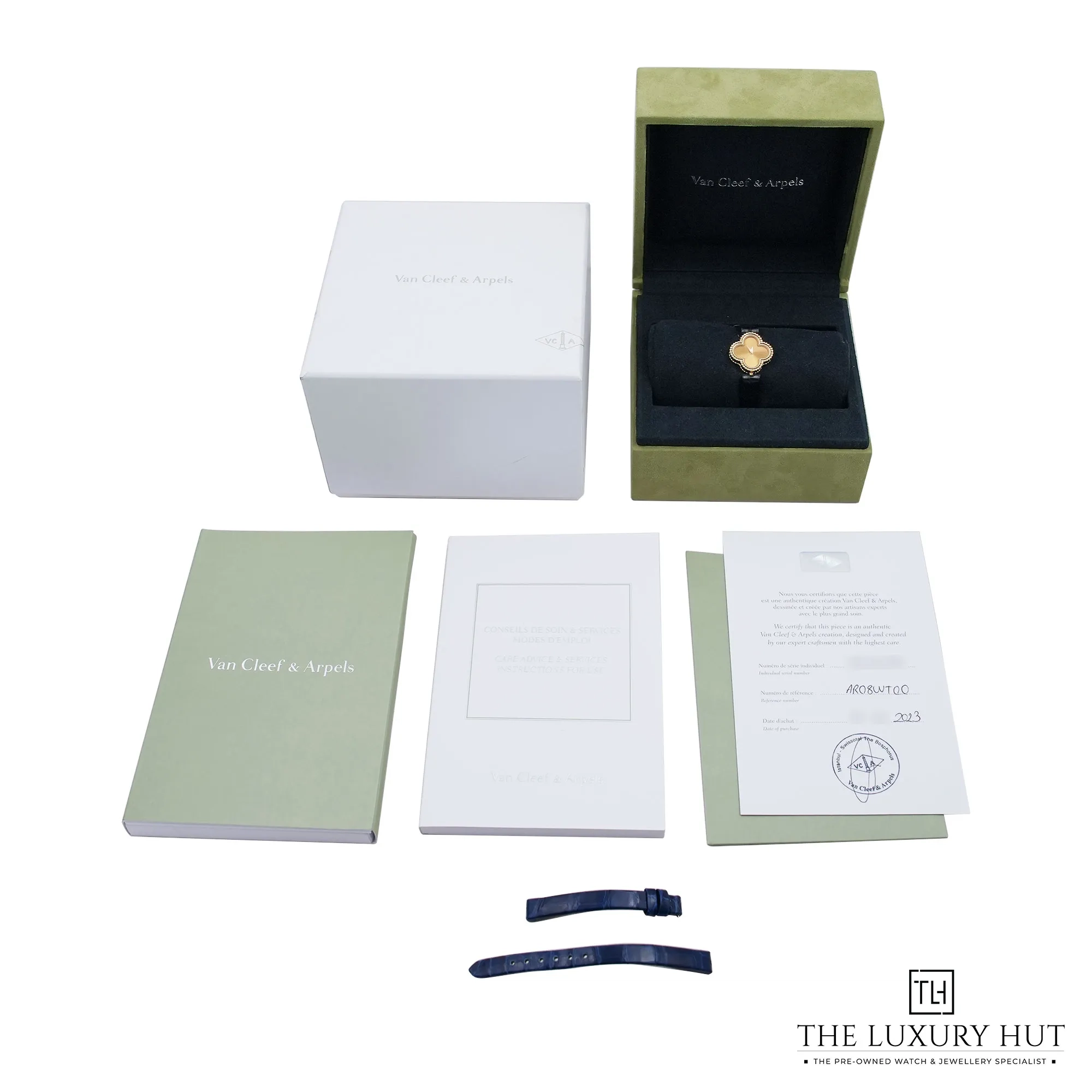 2026 10 84c3a096 c2d7 4404 b848 1b3aa58dd4eeVan Cleef Arpels Sweet Alhambra Gold Guilloche LB1070 f jpg webp