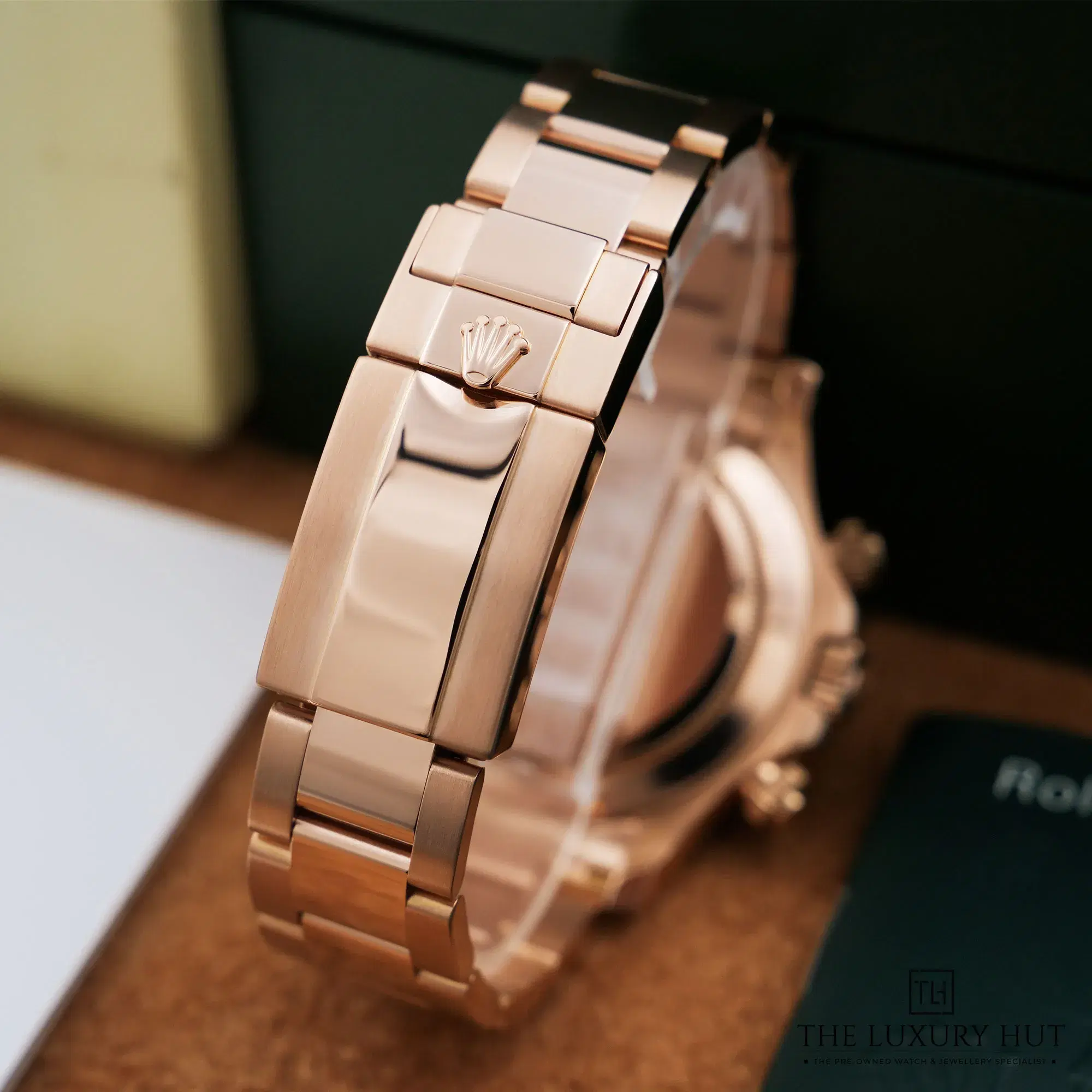 2026/10/8e2905eb-c946-4d78-aed1-891a94a216c0Rolex_Cosmograph_Daytona_Everose_Gold_Pink_Dial_LB1060-e.jpg.webp